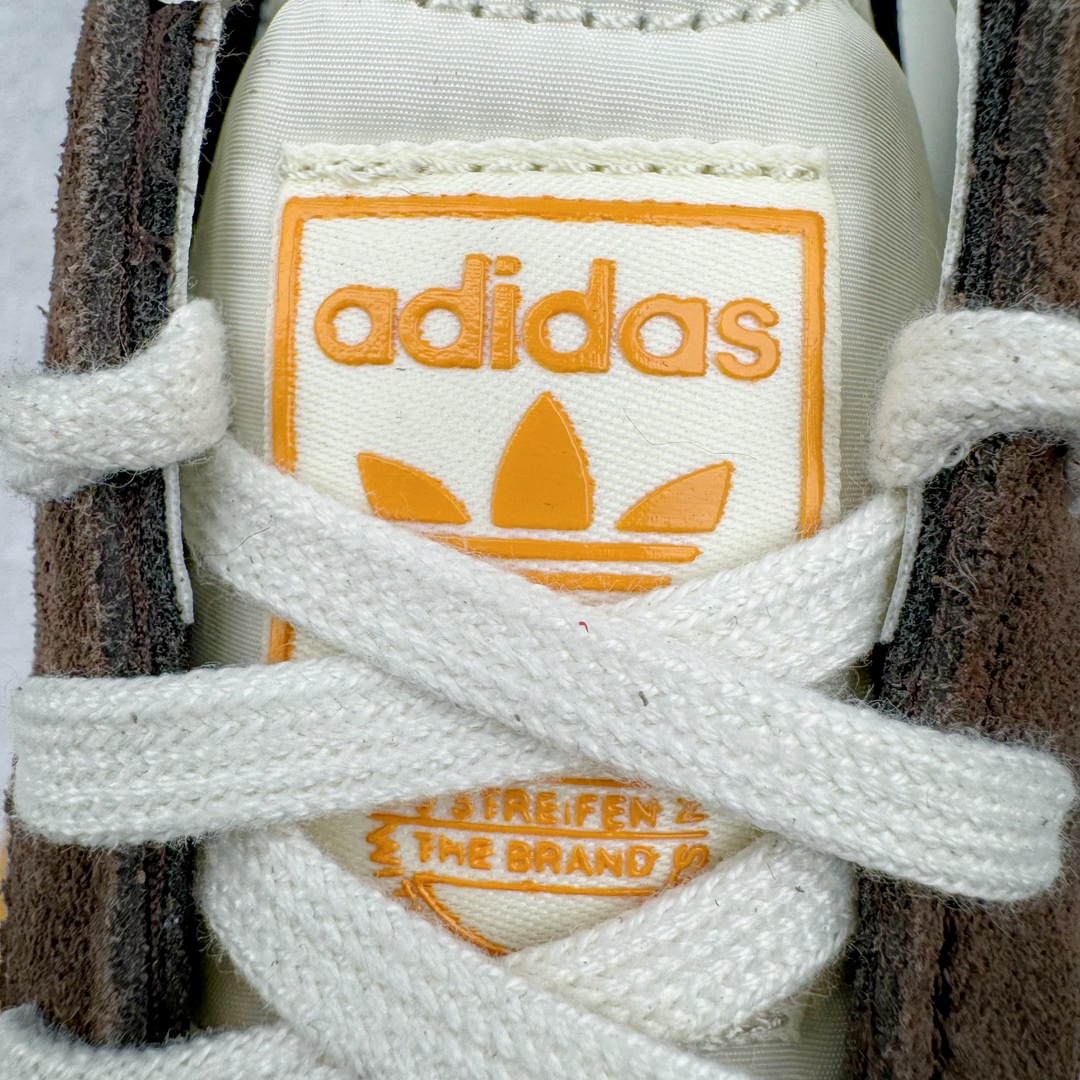 图片[14]-＃CS AD Wmns SL72 OG 系列德训足球风百搭低帮休闲运动板鞋 JI2490 采用高弹EVA+MODEL+RB三层组合底 区别市面RB一体大底 三层组合鞋底重量与原鞋一致 Originals 将有「T 头鞋」造型的诞生于 1972 年的 SL72 鞋款复刻带回 各位买鞋又有新选择了 1972 年 SL72 问世后 引领了后来阿迪达斯的跑鞋发展方向 其中「SL」代表了 Super Light 彰显了产品轻便的特性 1972 年 SL72 问世后 引领了后来阿迪达斯的跑鞋发展方向 其中「SL」代表了 Super Light 彰显了产品轻便的特性 这次 Originals 延续其轻质经典的基因 带来男女两款 SL72 男生款带来 SL72 RS 鞋型 RS 意为 Reshaped（重塑）鞋款在保留了经典的外观基础上 在尼龙材质里增加了填充物 使鞋型更加挺立和饱满 鞋头则更加圆润 鞋底的 EVA 材质则增加了鞋款的高度 女生款则带来 SL72 OG W 鞋型 OG 顾名思义则是致敬经典款式 相较于 RS（Reshaped）鞋款 鞋身更加纤细 其整体鞋身轮廓、线条、细节、材质上尊崇 70 年代 SL72 的设计 还原经典味道 尺码：36 36⅔ 37⅓ 38 38⅔ 39⅓ 40 40⅔ 41⅓ 42 42⅔ 43⅓ 44 44⅔ 45-选品中心