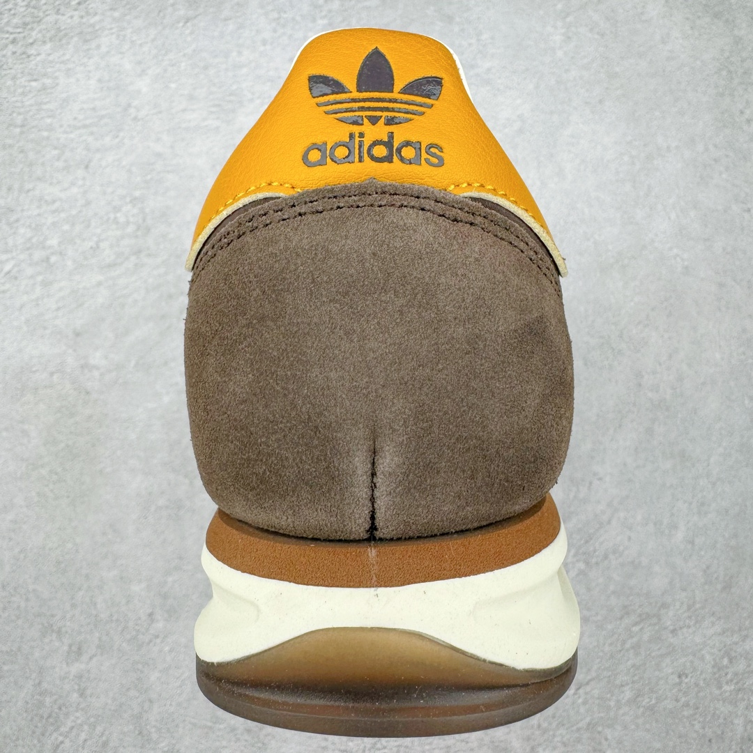 图片[8]-＃CS AD Wmns SL72 OG 系列德训足球风百搭低帮休闲运动板鞋 JI2490 采用高弹EVA+MODEL+RB三层组合底 区别市面RB一体大底 三层组合鞋底重量与原鞋一致 Originals 将有「T 头鞋」造型的诞生于 1972 年的 SL72 鞋款复刻带回 各位买鞋又有新选择了 1972 年 SL72 问世后 引领了后来阿迪达斯的跑鞋发展方向 其中「SL」代表了 Super Light 彰显了产品轻便的特性 1972 年 SL72 问世后 引领了后来阿迪达斯的跑鞋发展方向 其中「SL」代表了 Super Light 彰显了产品轻便的特性 这次 Originals 延续其轻质经典的基因 带来男女两款 SL72 男生款带来 SL72 RS 鞋型 RS 意为 Reshaped（重塑）鞋款在保留了经典的外观基础上 在尼龙材质里增加了填充物 使鞋型更加挺立和饱满 鞋头则更加圆润 鞋底的 EVA 材质则增加了鞋款的高度 女生款则带来 SL72 OG W 鞋型 OG 顾名思义则是致敬经典款式 相较于 RS（Reshaped）鞋款 鞋身更加纤细 其整体鞋身轮廓、线条、细节、材质上尊崇 70 年代 SL72 的设计 还原经典味道 尺码：36 36⅔ 37⅓ 38 38⅔ 39⅓ 40 40⅔ 41⅓ 42 42⅔ 43⅓ 44 44⅔ 45-选品中心