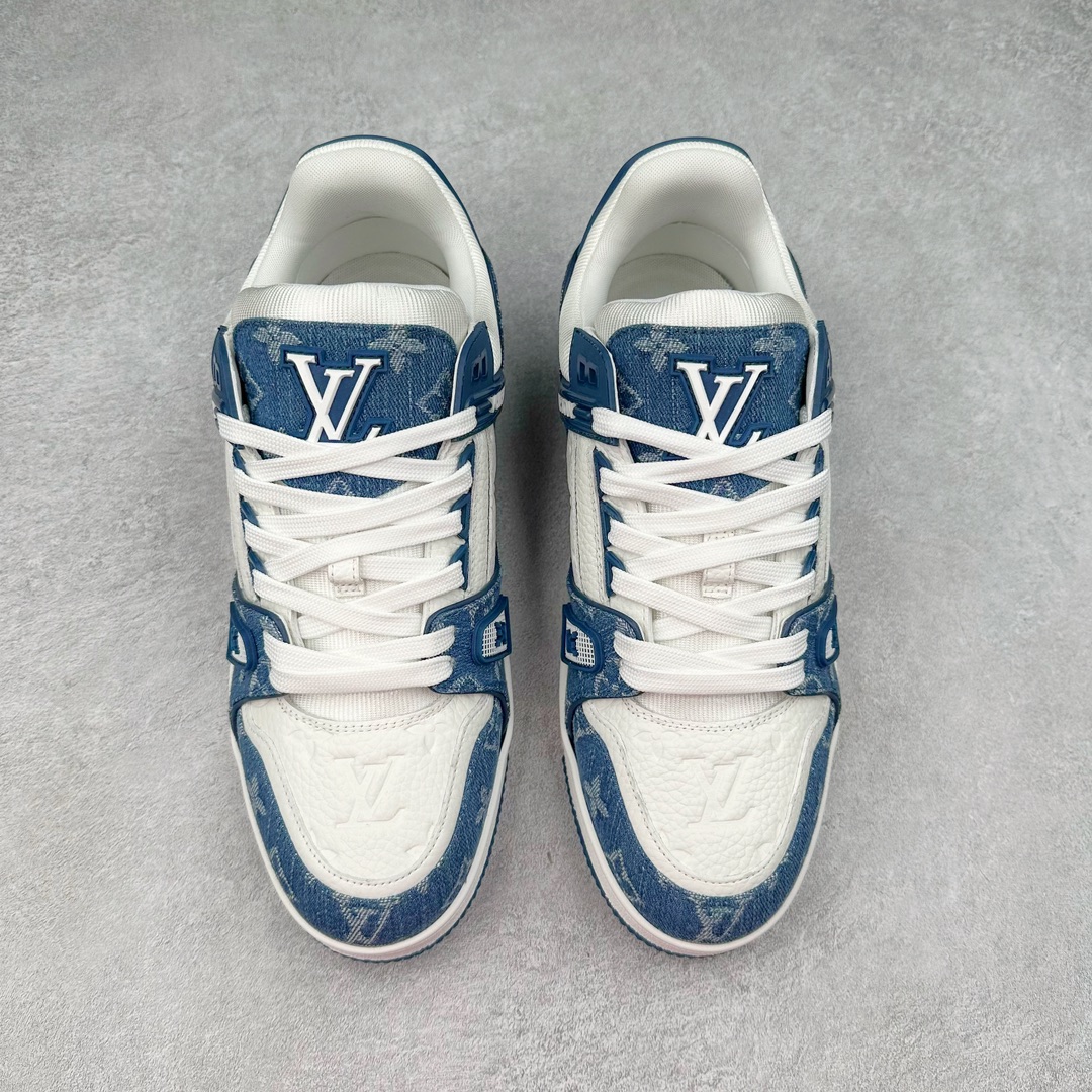 图片[2]-＃FS Louis Vuitton Trainer lv时装走秀运动鞋 实力大厂出品 平台专供 成熟的做工稳定的品控 完美鞋型超高的清洁度 零毛边线头瑕疵 全套原楦原纸版原鞋开模 全网最具灵魂的版型 正确原装黄色鞋盒 正确中底印花 鞋面印花3D高频深度立体 全鞋电脑针车 紧密相连 针距密度一致 环保乳胶注塑鞋垫 厚度脚感还原原版 皮面裁剪部位 统一油边封口工艺 原装橡胶大底含胶量大底组合零偏差 专柜全套包装 防尘袋 说明书 质保卡 男女鞋 尺码：35 36 37 38 39 40 41 42 43 44 45-选品中心