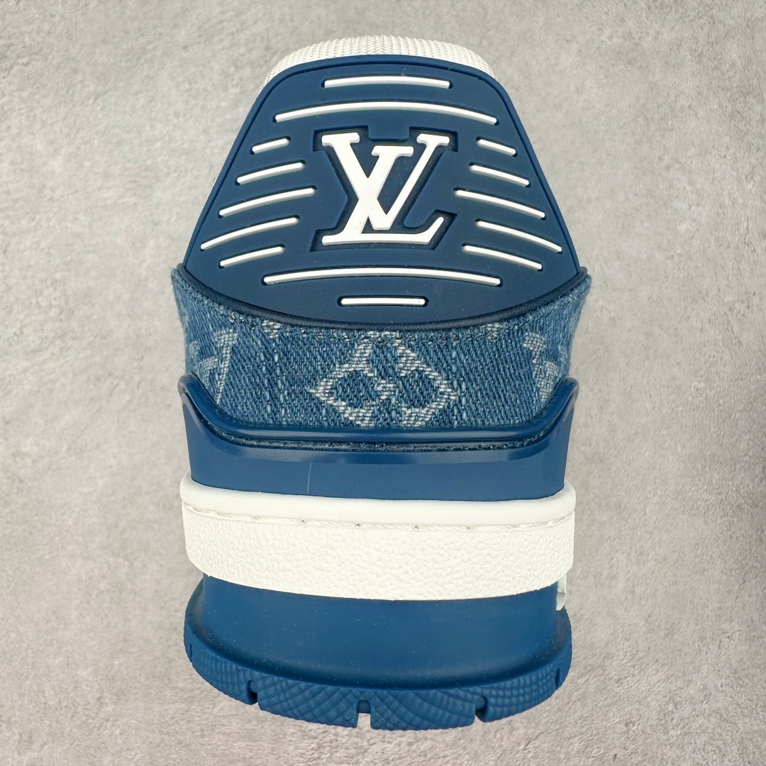 图片[8]-＃FS Louis Vuitton Trainer lv时装走秀运动鞋 实力大厂出品 平台专供 成熟的做工稳定的品控 完美鞋型超高的清洁度 零毛边线头瑕疵 全套原楦原纸版原鞋开模 全网最具灵魂的版型 正确原装黄色鞋盒 正确中底印花 鞋面印花3D高频深度立体 全鞋电脑针车 紧密相连 针距密度一致 环保乳胶注塑鞋垫 厚度脚感还原原版 皮面裁剪部位 统一油边封口工艺 原装橡胶大底含胶量大底组合零偏差 专柜全套包装 防尘袋 说明书 质保卡 男女鞋 尺码：35 36 37 38 39 40 41 42 43 44 45-选品中心