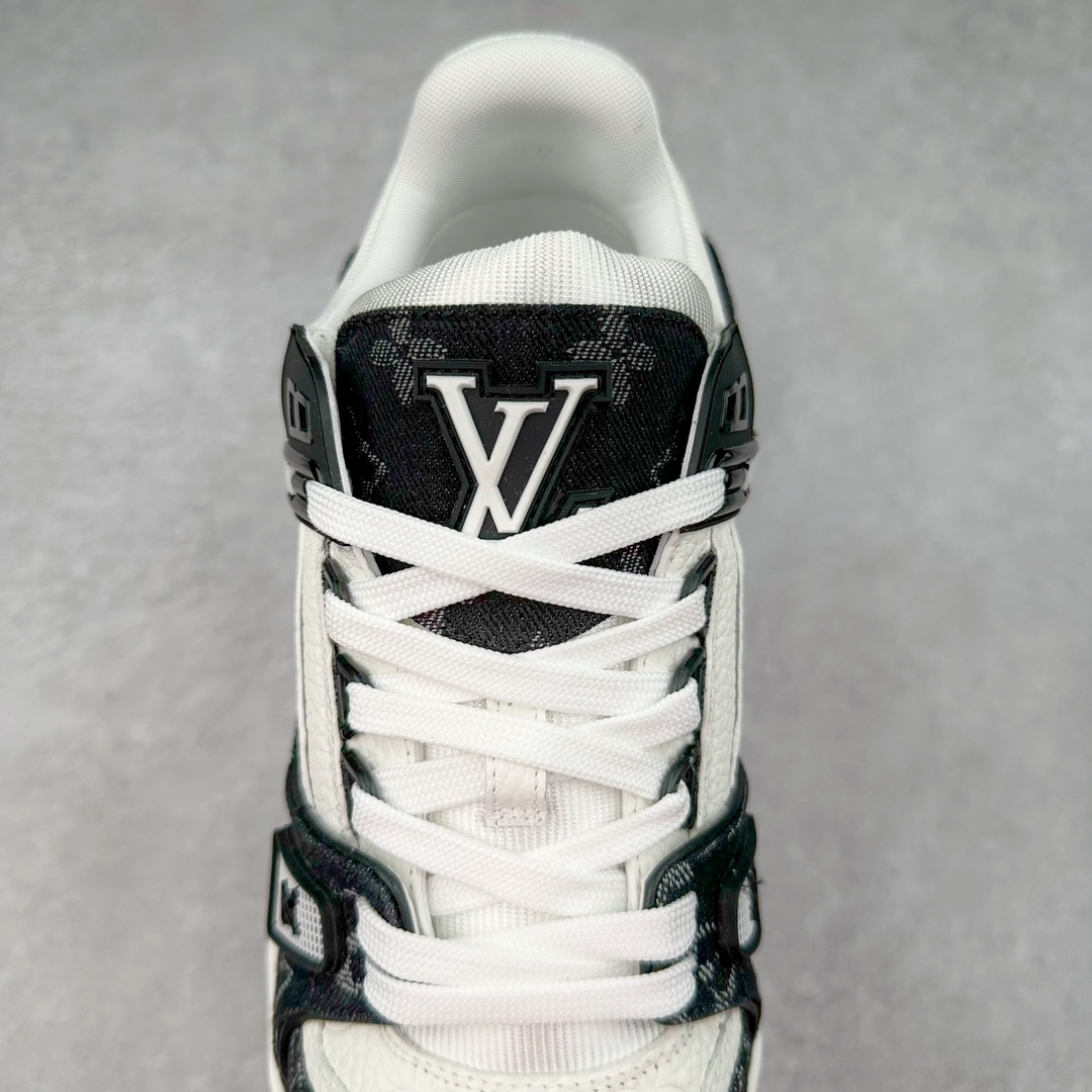 图片[5]-＃FS Louis Vuitton Trainer lv时装走秀运动鞋 实力大厂出品 平台专供 成熟的做工稳定的品控 完美鞋型超高的清洁度 零毛边线头瑕疵 全套原楦原纸版原鞋开模 全网最具灵魂的版型 正确原装黄色鞋盒 正确中底印花 鞋面印花3D高频深度立体 全鞋电脑针车 紧密相连 针距密度一致 环保乳胶注塑鞋垫 厚度脚感还原原版 皮面裁剪部位 统一油边封口工艺 原装橡胶大底含胶量大底组合零偏差 专柜全套包装 防尘袋 说明书 质保卡 男女鞋 尺码：35 36 37 38 39 40 41 42 43 44 45-选品中心