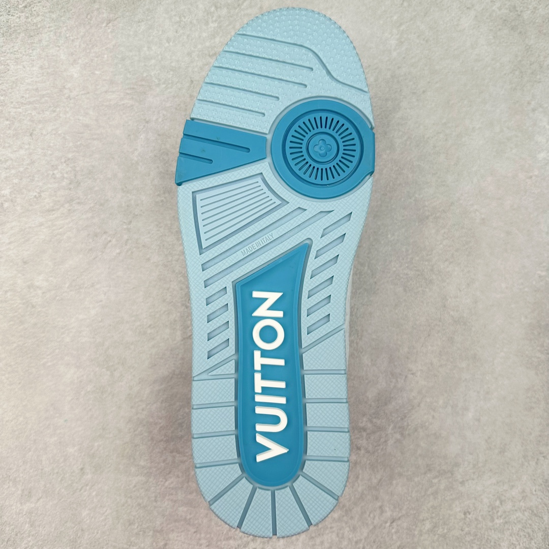 图片[9]-＃FS Louis Vuitton Trainer lv时装走秀运动鞋 实力大厂出品 平台专供 成熟的做工稳定的品控 完美鞋型超高的清洁度 零毛边线头瑕疵 全套原楦原纸版原鞋开模 全网最具灵魂的版型 正确原装黄色鞋盒 正确中底印花 鞋面印花3D高频深度立体 全鞋电脑针车 紧密相连 针距密度一致 环保乳胶注塑鞋垫 厚度脚感还原原版 皮面裁剪部位 统一油边封口工艺 原装橡胶大底含胶量大底组合零偏差 专柜全套包装 防尘袋 说明书 质保卡 男女鞋 尺码：35 36 37 38 39 40 41 42 43 44 45-选品中心
