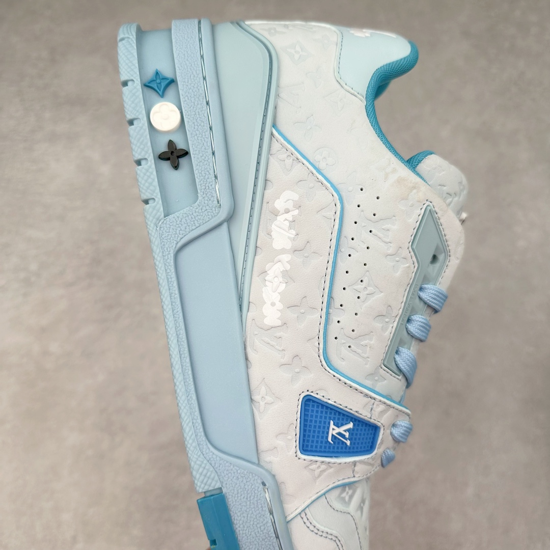 图片[6]-＃FS Louis Vuitton Trainer lv时装走秀运动鞋 实力大厂出品 平台专供 成熟的做工稳定的品控 完美鞋型超高的清洁度 零毛边线头瑕疵 全套原楦原纸版原鞋开模 全网最具灵魂的版型 正确原装黄色鞋盒 正确中底印花 鞋面印花3D高频深度立体 全鞋电脑针车 紧密相连 针距密度一致 环保乳胶注塑鞋垫 厚度脚感还原原版 皮面裁剪部位 统一油边封口工艺 原装橡胶大底含胶量大底组合零偏差 专柜全套包装 防尘袋 说明书 质保卡 男女鞋 尺码：35 36 37 38 39 40 41 42 43 44 45-选品中心