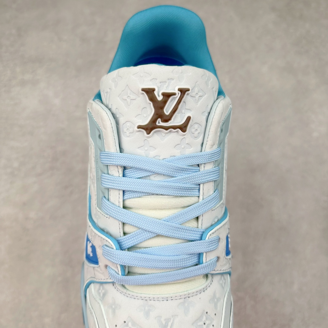 图片[5]-＃FS Louis Vuitton Trainer lv时装走秀运动鞋 实力大厂出品 平台专供 成熟的做工稳定的品控 完美鞋型超高的清洁度 零毛边线头瑕疵 全套原楦原纸版原鞋开模 全网最具灵魂的版型 正确原装黄色鞋盒 正确中底印花 鞋面印花3D高频深度立体 全鞋电脑针车 紧密相连 针距密度一致 环保乳胶注塑鞋垫 厚度脚感还原原版 皮面裁剪部位 统一油边封口工艺 原装橡胶大底含胶量大底组合零偏差 专柜全套包装 防尘袋 说明书 质保卡 男女鞋 尺码：35 36 37 38 39 40 41 42 43 44 45-选品中心