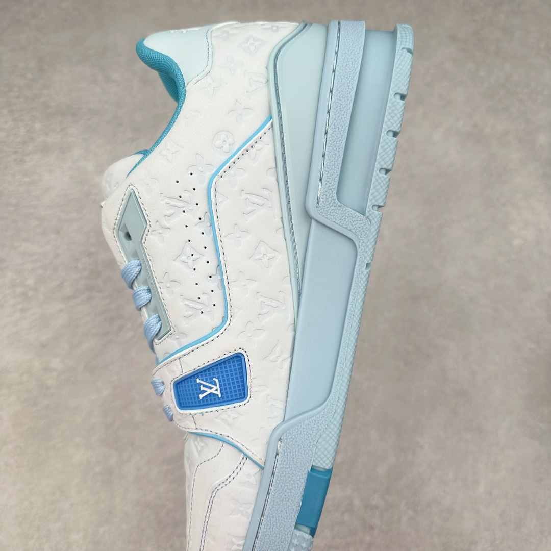 图片[7]-＃FS Louis Vuitton Trainer lv时装走秀运动鞋 实力大厂出品 平台专供 成熟的做工稳定的品控 完美鞋型超高的清洁度 零毛边线头瑕疵 全套原楦原纸版原鞋开模 全网最具灵魂的版型 正确原装黄色鞋盒 正确中底印花 鞋面印花3D高频深度立体 全鞋电脑针车 紧密相连 针距密度一致 环保乳胶注塑鞋垫 厚度脚感还原原版 皮面裁剪部位 统一油边封口工艺 原装橡胶大底含胶量大底组合零偏差 专柜全套包装 防尘袋 说明书 质保卡 男女鞋 尺码：35 36 37 38 39 40 41 42 43 44 45-选品中心