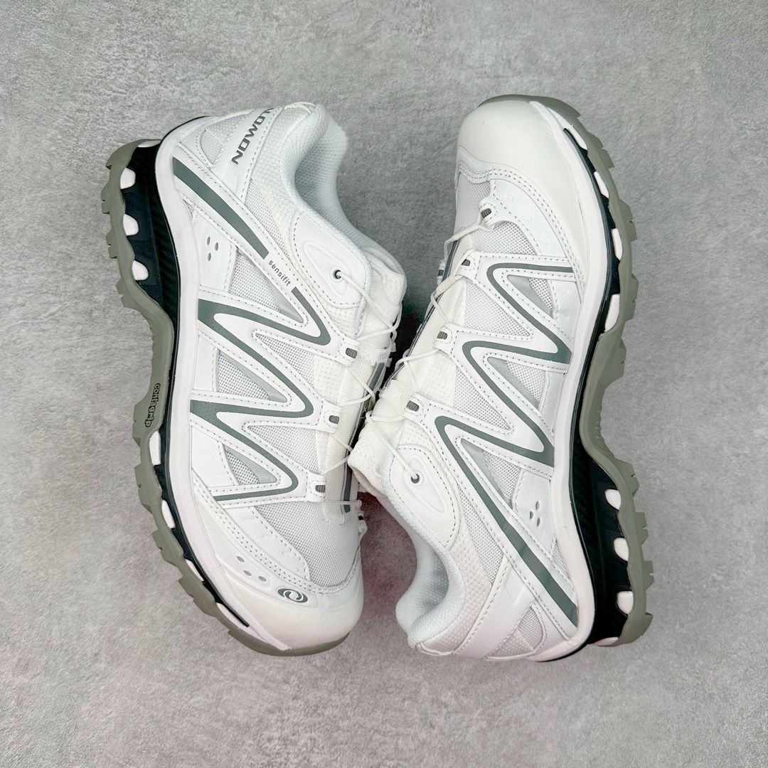 图片[3]-＃X版纯原福利 Salomon XT-QUEST ADV 萨洛蒙潮流越野机能户外功能鞋 纯原外贸平台特供订单 耗时半年巨作 全套原纸板楦头开发 原厂特供网布配套加持 确保原汁原味 完美呈现版型 原档数据独家私模五层组合大底 男女鞋同步官方开发至46.5 原装Ortholite轻量化鞋垫 中底布带钢印编号 原厂TPU锁扣 进口港宝加持 后跟自然饱满 还原公司包裹性 基于 SALOMON 初代 XT 鞋身造型并搭载 4D ADVANCED CHASSIS™ 大底打造而成 为这款 XT-QUEST 带来了多项足部控制与保护等功能性 如在运动过程中控制左右晃动的过程而提高稳定性、改善长途越野过程中足中到足尖的过渡、提高感知岩石的精确度以抵抗尖锐物体对脚底的伤害以及采用动态缓冲来增强穿着舒适感 从而减轻疲劳感 使 XT-QUEST 成为一双舒适且安全的户外之履 尺码：36 36.5 37.5 38 38.5 39 40 40.5 41 42 42.5 43 44 44.5 45-选品中心