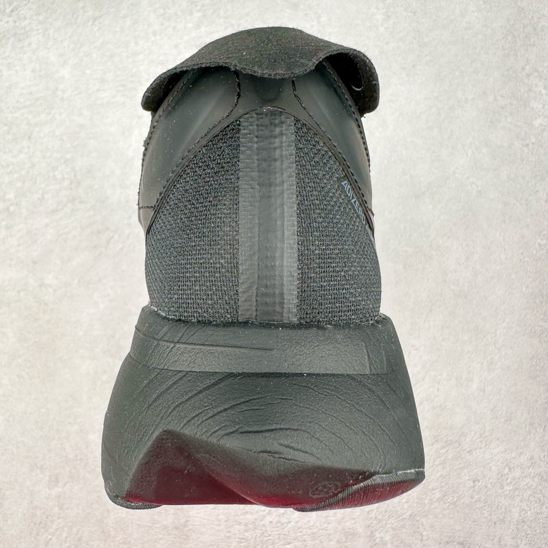 图片[8]-AD Adizero Adios Pro 3 马拉松竞速专业跑鞋 ID8469 CELERMESH针织网面非常轻薄 纤维间的缝隙很大 可以保证跑步时的透气、排汗效果 鞋舌直接与两侧的内衬和鞋底连接在一起 在跑步过程中不会被鞋舌的左右移动所困扰 在标准鞋带孔的基础上再拓宽一组鞋带孔 适合不同脚型的需求 突破性 EnergyRods 技术，有助于跑者实现更好的成绩 中底独特的LIGHTSTRIKE PRO泡棉材质 微弹感觉在跑步过程中给予了良好的支撑体验 对于顶级精英和高水平进阶跑者来说 ADIOS PRO是一双值得信赖的竞速比赛用鞋 尺码：36 36.5 37.5 38 38.5 39 40 40.5 41 42 42.5 43 44 44.5 45-选品中心