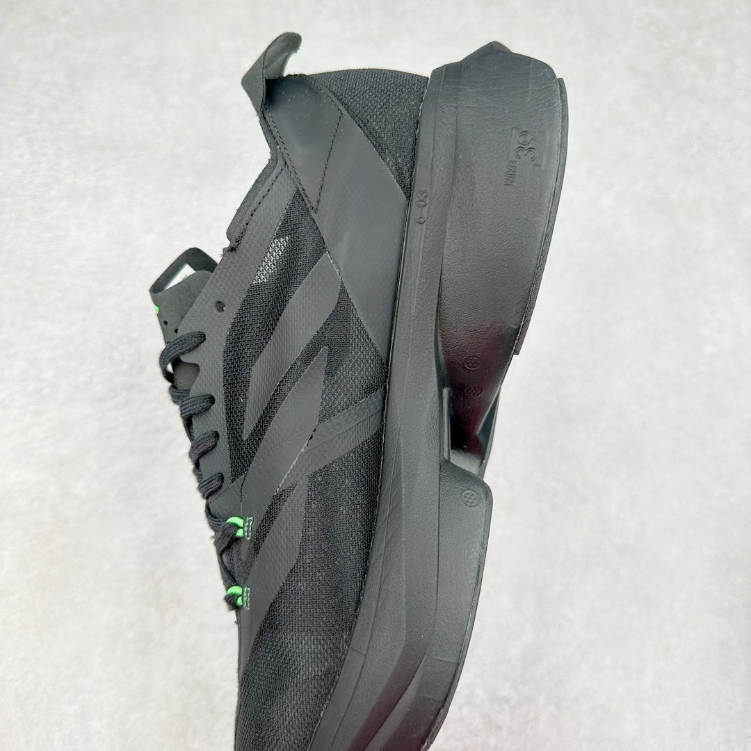 图片[7]-AD Adizero Adios Pro 3 马拉松竞速专业跑鞋 ID8469 CELERMESH针织网面非常轻薄 纤维间的缝隙很大 可以保证跑步时的透气、排汗效果 鞋舌直接与两侧的内衬和鞋底连接在一起 在跑步过程中不会被鞋舌的左右移动所困扰 在标准鞋带孔的基础上再拓宽一组鞋带孔 适合不同脚型的需求 突破性 EnergyRods 技术，有助于跑者实现更好的成绩 中底独特的LIGHTSTRIKE PRO泡棉材质 微弹感觉在跑步过程中给予了良好的支撑体验 对于顶级精英和高水平进阶跑者来说 ADIOS PRO是一双值得信赖的竞速比赛用鞋 尺码：36 36.5 37.5 38 38.5 39 40 40.5 41 42 42.5 43 44 44.5 45-选品中心