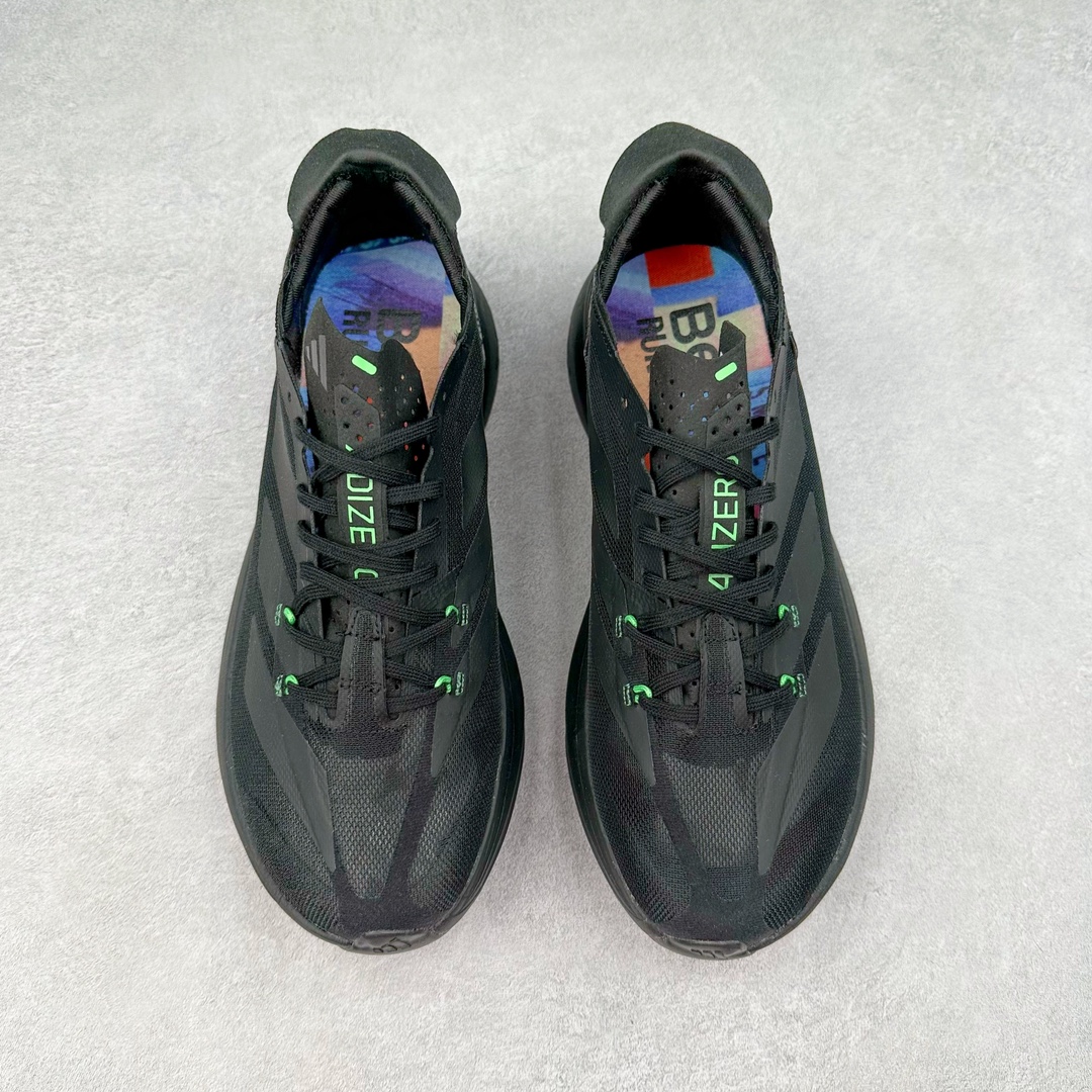 图片[2]-AD Adizero Adios Pro 3 马拉松竞速专业跑鞋 ID8469 CELERMESH针织网面非常轻薄 纤维间的缝隙很大 可以保证跑步时的透气、排汗效果 鞋舌直接与两侧的内衬和鞋底连接在一起 在跑步过程中不会被鞋舌的左右移动所困扰 在标准鞋带孔的基础上再拓宽一组鞋带孔 适合不同脚型的需求 突破性 EnergyRods 技术，有助于跑者实现更好的成绩 中底独特的LIGHTSTRIKE PRO泡棉材质 微弹感觉在跑步过程中给予了良好的支撑体验 对于顶级精英和高水平进阶跑者来说 ADIOS PRO是一双值得信赖的竞速比赛用鞋 尺码：36 36.5 37.5 38 38.5 39 40 40.5 41 42 42.5 43 44 44.5 45-选品中心