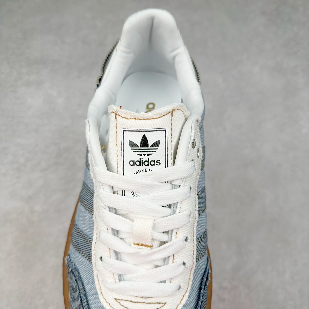 图片[5]-AD Samba XLG 桑巴舞加大厚底版系列德训风百搭松糕休闲运动板鞋生胶底 II0001 自Originals Samba成功借势Blokecore风潮一跃成为街头巷尾的焦点鞋款后,不论是围绕Samba本身打造的各式「变种版本」,还是以Samba为蓝本打造联名鞋款,都成为了时尚潮流人士日常穿搭首选。Samba XLG是adidas Originals不断扩展XLG系列的一部分,旨在与年轻文化相契合,迎合那些希望通过个性时尚表达自我而不愿牺牲舒适度的年轻群体。街头时尚领域的Gen Z特别偏爱宽松的穿着风格。Samba XLG针对这一点做了创新。它在延续Samba OG经典设计的基础上,迎合年轻群体的穿着习惯,重塑为宽大的鞋身比例轮廓以及加厚中底,让消费者轻松展示自己独特的风格。全新的Samba XLG系列不仅迎合了当下年轻群体的穿搭习惯,加宽了鞋身比例以及将中底进一步增厚,在视觉比例上更加饱满,同时还保留了经典Samba的细节,这样一来,鞋迷朋友在穿搭上不仅能更加个性化,而且还能延续一定的复古感受。尺码：36 36⅔ 37⅓ 38 38⅔ 39⅓ 40 40⅔ 41⅓ 42 42⅔ 43⅓ 44 45-选品中心