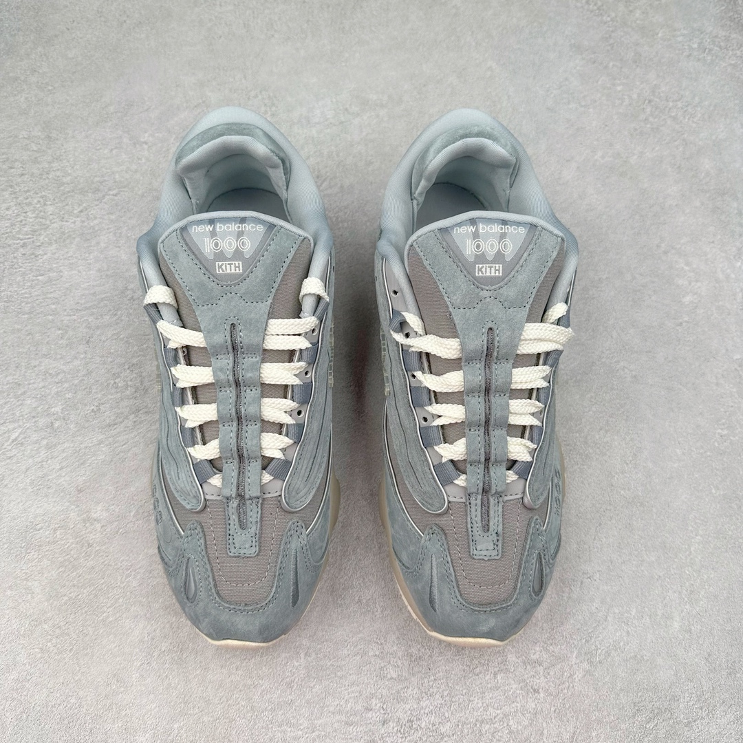 图片[2]-NB新百伦New Balance M1000 系列低帮复古老爹风休闲运动慢跑鞋 据悉，New Balance的复古鞋型M1000系列将在2024年正式回归。而自家美产创意总监Teddy Santis的AIMÉ LEON DORE也将率先推出联名1000撑撑场子，鞋款预计将在今年正式发布。New Balance1000系列作为NB最高端的鞋型，诞生于1999年，一度成为当年的热门鞋型，神似Nike Air Max95，现在看来也是一双符合潮流趋势的复古老爹鞋型。此番Teddy Santis亲自操刀，将丰富的配色和升级材质于复古的1000鞋型结合，鞋身采用米色、绿色和粉色的搭配。\\\”N\\\”字Logo也以全新的设计呈现，以1000标志性的网布和皮革材质打造，带来全新的视觉体验。后续ALD和New Balance1000的联名还将推出纯白配色，具体颜值还要等更多实物图的释出。AIMÉ LEON DORE和New Balance的多次联名一直有着超高的人气，无论是550还是1906R都有着不低的溢价，预计此番颜值不错的全新1000也会有着较高的人气。尺码：36 37 37.5 38 38.5 39.5 40 40.5 41.5 42 42.5 43 44 44.5 45-选品中心