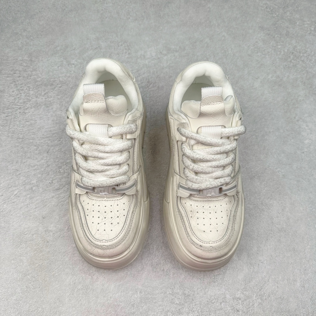 图片[2]-秋冬新款广东大厂出品 原盒原底面 2024赵露思同款 新晋潮流鞋靴品GGCC GG-CC 赛博做旧脏脏鞋【地表裂纹】 时髦look轻松定格 不费力展现率性氛围 原版正确大底 高档银盒 全套包装 赛博做旧工艺 耐看百搭 不拘一格 6.5cm增高厚底 大长腿既视感轻松拿捏 #越穿越喜欢系列 百搭不挑人 货号：G24X9856 尺码：35 36 37 38 39 40-选品中心