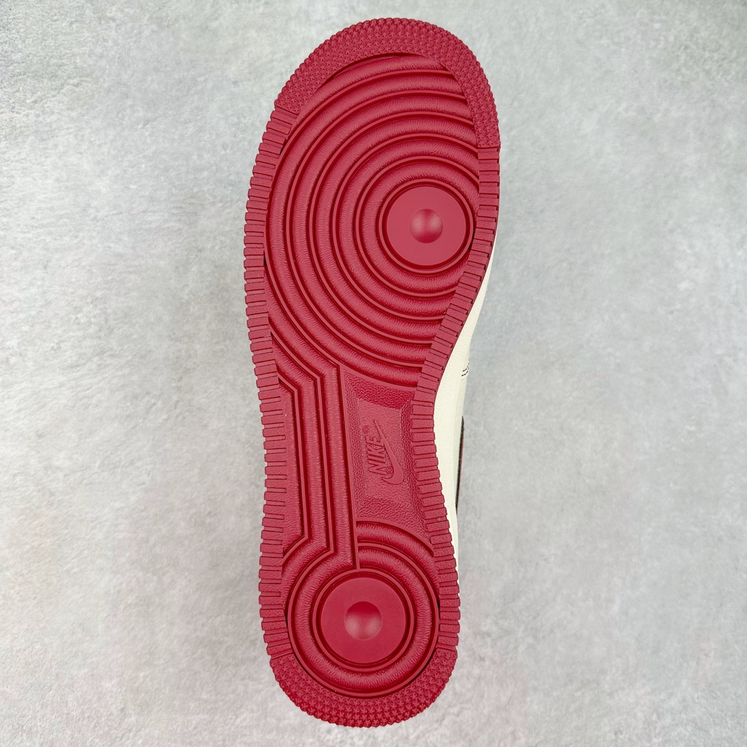 图片[9]-NK Air Force 1 Mid 空军一号中帮高帮百搭休闲运动板鞋 UM2369-015 柔软、弹性十足的缓震性能和出色的中底设计 横跨复古与现代的外型结合 造就出风靡全球三十多年的Force 1 尺码：36 36.5 37.5 38 38.5 39 40 40.5 41 42 42.5 43 44 44.5 45-选品中心