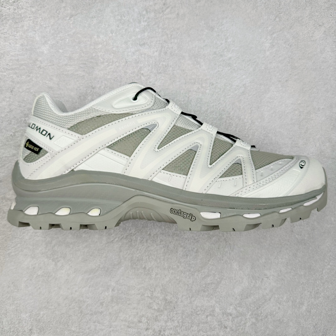 ＃X版纯原福利 Salomon XT-QUEST ADV 萨洛蒙潮流越野机能户外功能鞋 纯原外贸平台特供订单 耗时半年巨作 全套原纸板楦头开发 原厂特供网布配套加持 确保原汁原味 完美呈现版型 原档数据独家私模五层组合大底 男女鞋同步官方开发至46.5 原装Ortholite轻量化鞋垫 中底布带钢印编号 原厂TPU锁扣 进口港宝加持 后跟自然饱满 还原公司包裹性 基于 SALOMON 初代 XT 鞋身造型并搭载 4D ADVANCED CHASSIS™ 大底打造而成 为这款 XT-QUEST 带来了多项足部控制与保护等功能性 如在运动过程中控制左右晃动的过程而提高稳定性、改善长途越野过程中足中到足尖的过渡、提高感知岩石的精确度以抵抗尖锐物体对脚底的伤害以及采用动态缓冲来增强穿着舒适感 从而减轻疲劳感 使 XT-QUEST 成为一双舒适且安全的户外之履 尺码：36 36.5 37.5 38 38.5 39 40 40.5 41 42 42.5 43 44 44.5 45-选品中心