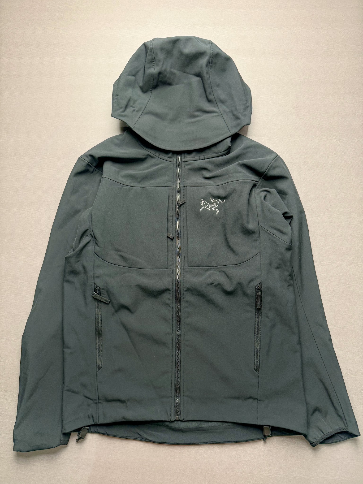 #TZD Arcteryx GAMMA MX Hoody 始祖鸟户外运动抗风雪混合天气场景透气保暖耐磨连帽夹克加绒冲锋衣 软壳中的旗舰款 原版面料定织开发长达半年 正面科技涂层反面还原高克重拉绒 凸显保暖性 内里全压胶封 原版一致工艺 防水指数28000mm 区别市面各种偷工减料版 百灵达航机刺绣 实拍自鉴 尺码:S M L XL XXL-选品中心