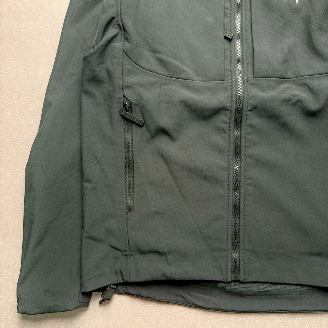 图片[6]-＃TZD Arcteryx GAMMA MX Hoody 始祖鸟户外运动抗风雪混合天气场景透气保暖耐磨连帽夹克加绒冲锋衣 软壳中的旗舰款 原版面料定织开发长达半年 正面科技涂层反面还原高克重拉绒 凸显保暖性 内里全压胶封 原版一致工艺 防水指数28000mm 区别市面各种偷工减料版 百灵达航机刺绣 实拍自鉴 尺码：S M L XL XXL-选品中心