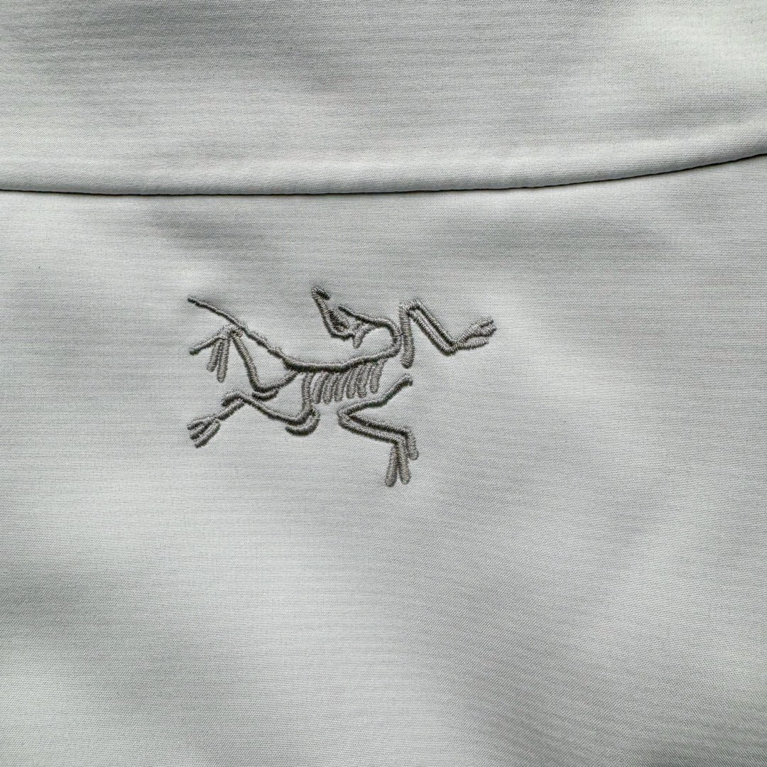 图片[5]-＃TZD Arcteryx GAMMA MX Hoody 始祖鸟户外运动抗风雪混合天气场景透气保暖耐磨连帽夹克加绒冲锋衣 软壳中的旗舰款 原版面料定织开发长达半年 正面科技涂层反面还原高克重拉绒 凸显保暖性 内里全压胶封 原版一致工艺 防水指数28000mm 区别市面各种偷工减料版 百灵达航机刺绣 实拍自鉴 尺码：S M L XL XXL-选品中心