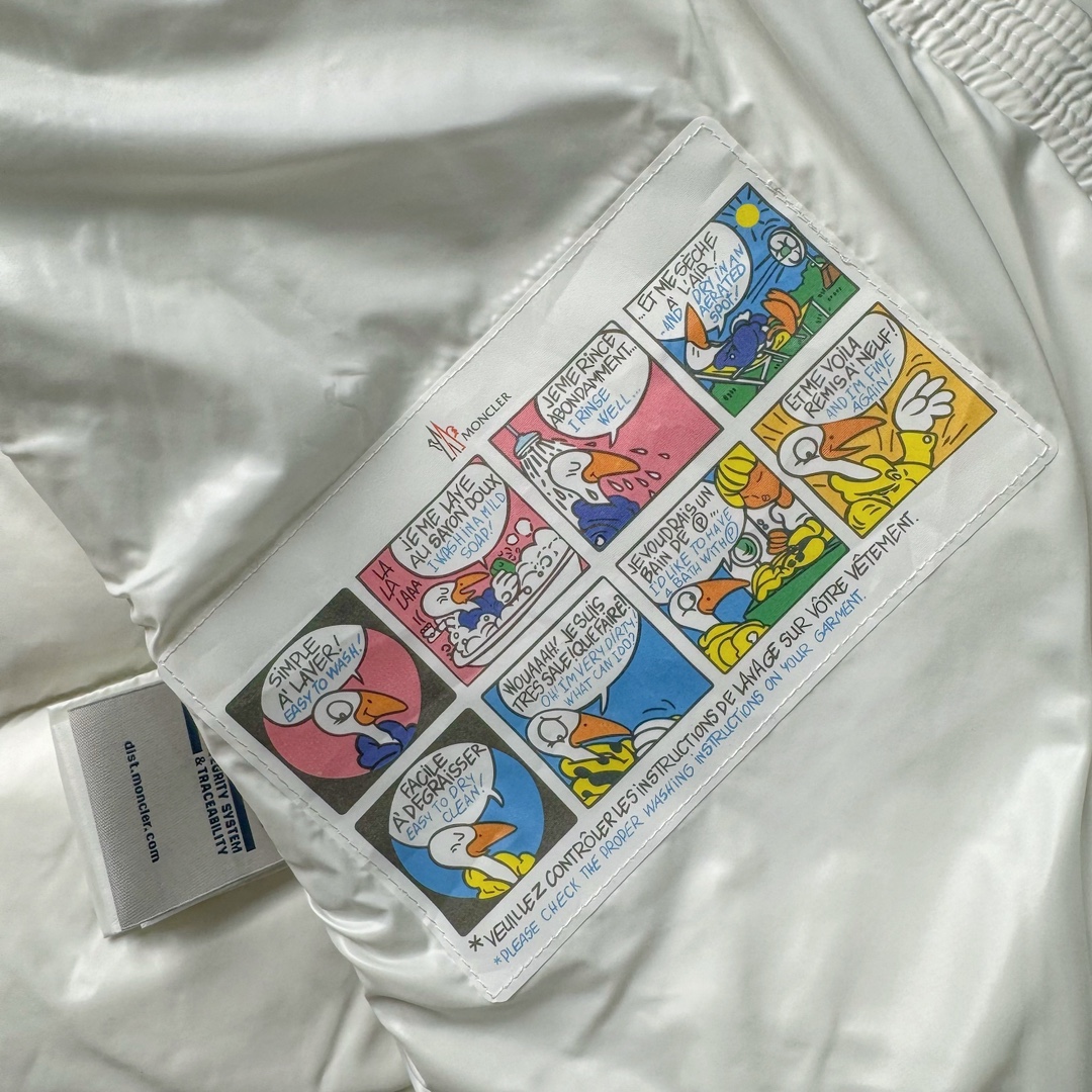 图片[12]-Moncler Maire 蒙口经典绗缝拉链亮面短款防水连帽纯色合身厚款常规款保暖羽绒服 陈奕迅同款明星同款 亮光面连帽羽绒服 可拆卸帽子 专属定制纽扣可调节 双向品牌拉链 蒙口专用镭射防伪标 上身轻盈舒适 玛雅同款的女版 市面唯一填充欧标95白鹅绒 独家使用台湾原厂尼龙内外面料 Maya玛雅女款 专柜品质 一流的工艺 原厂五金 原版洗水标 细节无可挑剔 尺码：00 0 1 2-选品中心