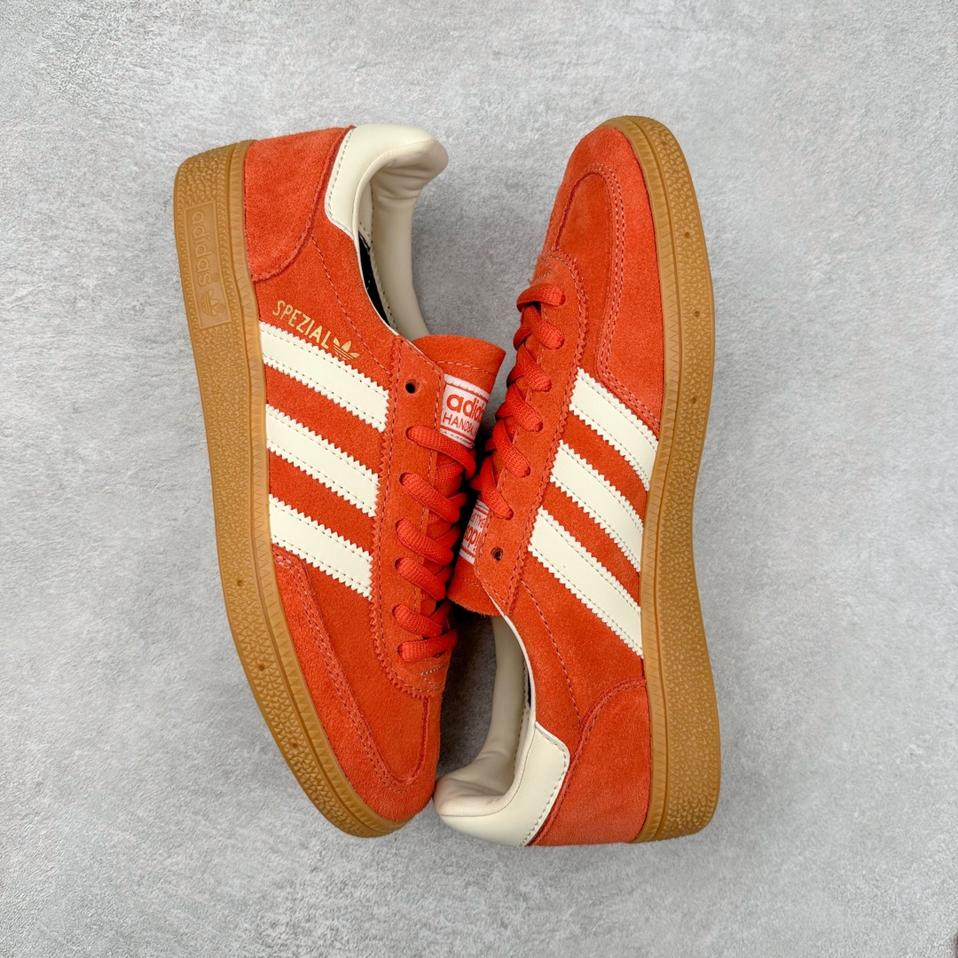 图片[3]-＃X版 AD Originals Handball SPZL 手球运动员系列百搭休闲运动板鞋 IG6191 这款来自阿迪达斯的这款HANDBALL SPZL前身是一双手球运动鞋，这一次拿来复刻，所以鞋面的主要色彩选用了黑色， 鞋面外侧除了Spezial字母之外还有三叶草标志。Handball SPZL作为复古手球训练鞋与作为室内足球鞋的Samba有着异曲同工之处，但是质感更为出众的鞋身以及丰富的配色选择比起Samba来讲可以说是更胜一筹了！尺码：36 36⅔ 37⅓ 38 38⅔ 39⅓ 40 40⅔ 41⅓ 42 42⅔ 43⅓ 44 45-选品中心
