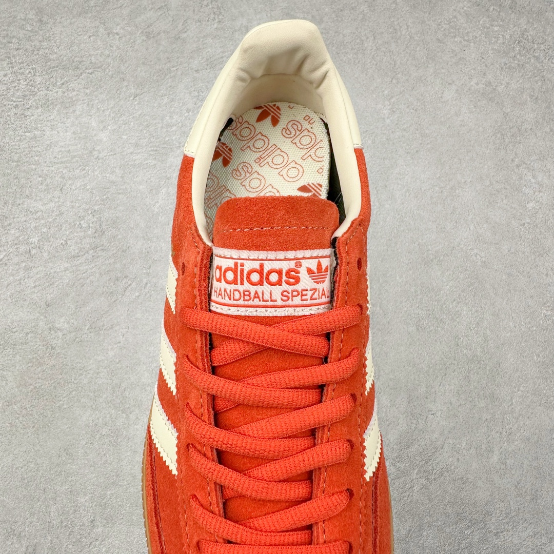 图片[5]-＃X版 AD Originals Handball SPZL 手球运动员系列百搭休闲运动板鞋 IG6191 这款来自阿迪达斯的这款HANDBALL SPZL前身是一双手球运动鞋，这一次拿来复刻，所以鞋面的主要色彩选用了黑色， 鞋面外侧除了Spezial字母之外还有三叶草标志。Handball SPZL作为复古手球训练鞋与作为室内足球鞋的Samba有着异曲同工之处，但是质感更为出众的鞋身以及丰富的配色选择比起Samba来讲可以说是更胜一筹了！尺码：36 36⅔ 37⅓ 38 38⅔ 39⅓ 40 40⅔ 41⅓ 42 42⅔ 43⅓ 44 45-选品中心