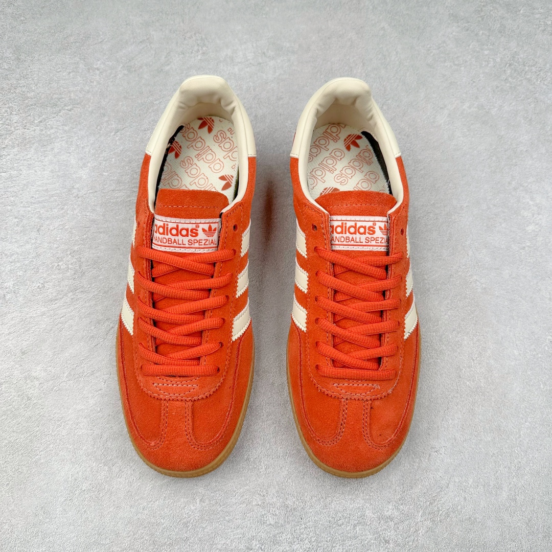 图片[2]-＃X版 AD Originals Handball SPZL 手球运动员系列百搭休闲运动板鞋 IG6191 这款来自阿迪达斯的这款HANDBALL SPZL前身是一双手球运动鞋，这一次拿来复刻，所以鞋面的主要色彩选用了黑色， 鞋面外侧除了Spezial字母之外还有三叶草标志。Handball SPZL作为复古手球训练鞋与作为室内足球鞋的Samba有着异曲同工之处，但是质感更为出众的鞋身以及丰富的配色选择比起Samba来讲可以说是更胜一筹了！尺码：36 36⅔ 37⅓ 38 38⅔ 39⅓ 40 40⅔ 41⅓ 42 42⅔ 43⅓ 44 45-选品中心