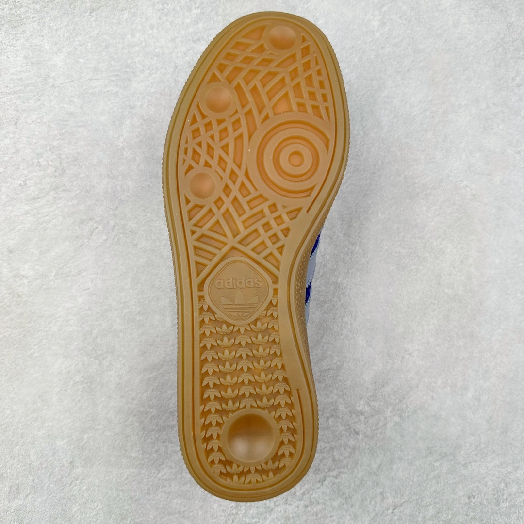 图片[9]-＃X版 AD Originals Handball SPZL 手球运动员系列百搭休闲运动板鞋 II0055 这款来自阿迪达斯的这款HANDBALL SPZL前身是一双手球运动鞋，这一次拿来复刻，所以鞋面的主要色彩选用了黑色， 鞋面外侧除了Spezial字母之外还有三叶草标志。Handball SPZL作为复古手球训练鞋与作为室内足球鞋的Samba有着异曲同工之处，但是质感更为出众的鞋身以及丰富的配色选择比起Samba来讲可以说是更胜一筹了！尺码：36 36⅔ 37⅓ 38 38⅔ 39⅓ 40 40⅔ 41⅓ 42 42⅔ 43⅓ 44 45-选品中心