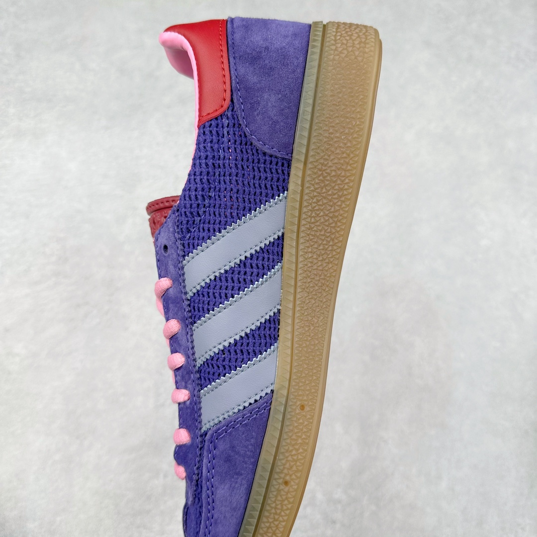 图片[7]-＃X版 AD Originals Handball SPZL 手球运动员系列百搭休闲运动板鞋 II0055 这款来自阿迪达斯的这款HANDBALL SPZL前身是一双手球运动鞋，这一次拿来复刻，所以鞋面的主要色彩选用了黑色， 鞋面外侧除了Spezial字母之外还有三叶草标志。Handball SPZL作为复古手球训练鞋与作为室内足球鞋的Samba有着异曲同工之处，但是质感更为出众的鞋身以及丰富的配色选择比起Samba来讲可以说是更胜一筹了！尺码：36 36⅔ 37⅓ 38 38⅔ 39⅓ 40 40⅔ 41⅓ 42 42⅔ 43⅓ 44 45-选品中心