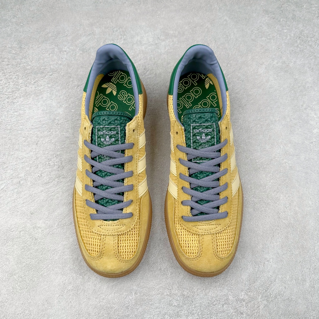 图片[2]-＃X版 AD Originals Handball SPZL 手球运动员系列百搭休闲运动板鞋 IE3403 这款来自阿迪达斯的这款HANDBALL SPZL前身是一双手球运动鞋，这一次拿来复刻，所以鞋面的主要色彩选用了黑色， 鞋面外侧除了Spezial字母之外还有三叶草标志。Handball SPZL作为复古手球训练鞋与作为室内足球鞋的Samba有着异曲同工之处，但是质感更为出众的鞋身以及丰富的配色选择比起Samba来讲可以说是更胜一筹了！尺码：36 36⅔ 37⅓ 38 38⅔ 39⅓ 40 40⅔ 41⅓ 42 42⅔ 43⅓ 44 45-选品中心