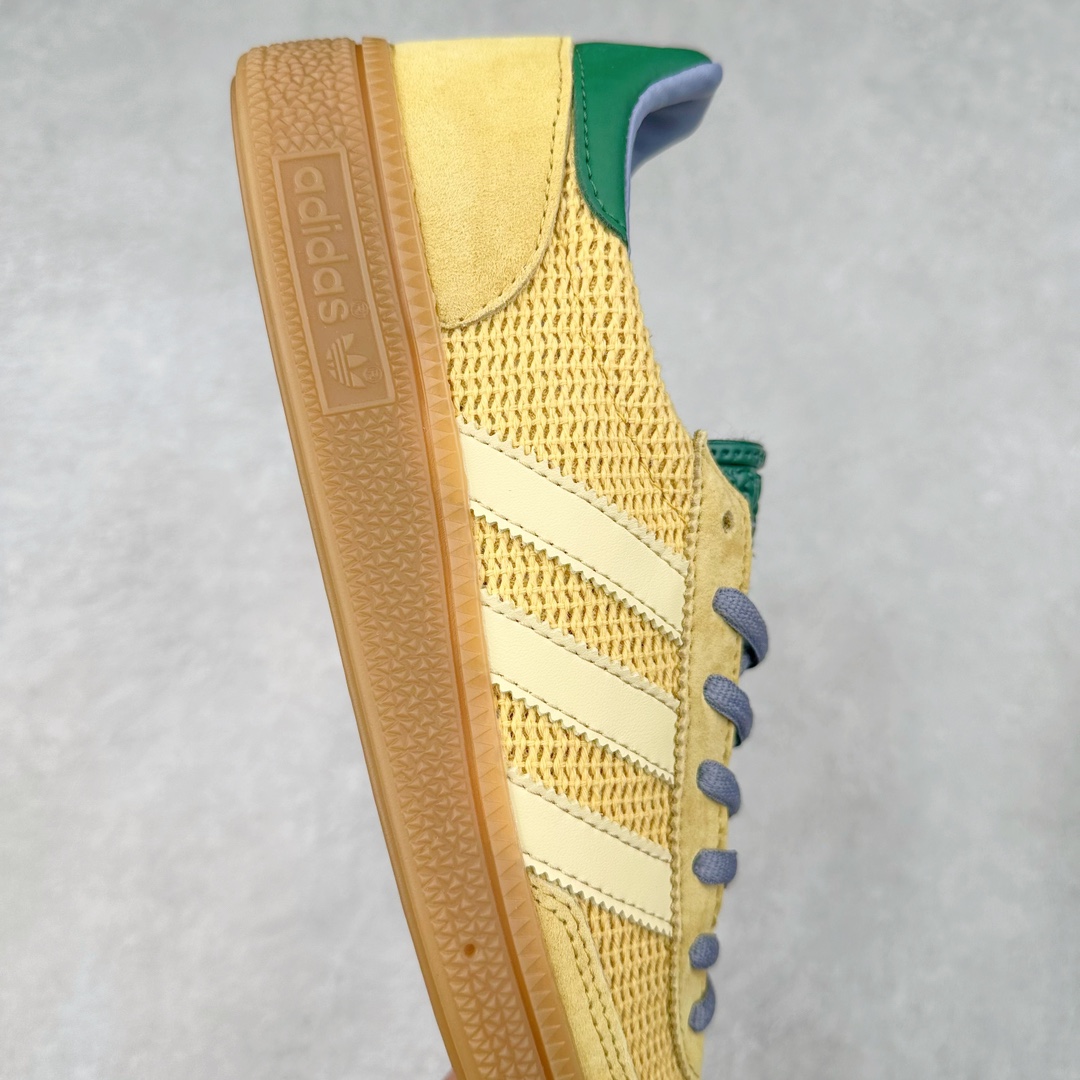 图片[6]-＃X版 AD Originals Handball SPZL 手球运动员系列百搭休闲运动板鞋 IE3403 这款来自阿迪达斯的这款HANDBALL SPZL前身是一双手球运动鞋，这一次拿来复刻，所以鞋面的主要色彩选用了黑色， 鞋面外侧除了Spezial字母之外还有三叶草标志。Handball SPZL作为复古手球训练鞋与作为室内足球鞋的Samba有着异曲同工之处，但是质感更为出众的鞋身以及丰富的配色选择比起Samba来讲可以说是更胜一筹了！尺码：36 36⅔ 37⅓ 38 38⅔ 39⅓ 40 40⅔ 41⅓ 42 42⅔ 43⅓ 44 45-选品中心