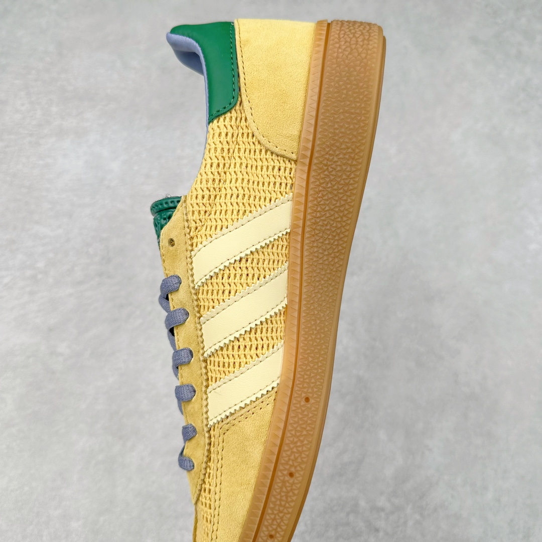 图片[7]-＃X版 AD Originals Handball SPZL 手球运动员系列百搭休闲运动板鞋 IE3403 这款来自阿迪达斯的这款HANDBALL SPZL前身是一双手球运动鞋，这一次拿来复刻，所以鞋面的主要色彩选用了黑色， 鞋面外侧除了Spezial字母之外还有三叶草标志。Handball SPZL作为复古手球训练鞋与作为室内足球鞋的Samba有着异曲同工之处，但是质感更为出众的鞋身以及丰富的配色选择比起Samba来讲可以说是更胜一筹了！尺码：36 36⅔ 37⅓ 38 38⅔ 39⅓ 40 40⅔ 41⅓ 42 42⅔ 43⅓ 44 45-选品中心