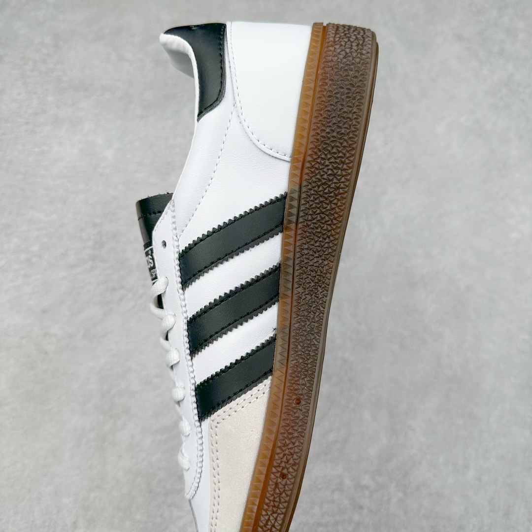 图片[7]-＃X版 AD Originals Handball SPZL 手球运动员系列百搭休闲运动板鞋 II0056 这款来自阿迪达斯的这款HANDBALL SPZL前身是一双手球运动鞋，这一次拿来复刻，所以鞋面的主要色彩选用了黑色， 鞋面外侧除了Spezial字母之外还有三叶草标志。Handball SPZL作为复古手球训练鞋与作为室内足球鞋的Samba有着异曲同工之处，但是质感更为出众的鞋身以及丰富的配色选择比起Samba来讲可以说是更胜一筹了！尺码：36 36⅔ 37⅓ 38 38⅔ 39⅓ 40 40⅔ 41⅓ 42 42⅔ 43⅓ 44 45-选品中心