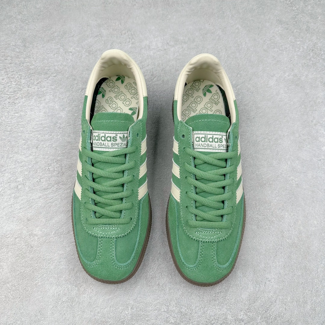 图片[2]-＃X版 AD Originals Handball SPZL 手球运动员系列百搭休闲运动板鞋 IG6192 这款来自阿迪达斯的这款HANDBALL SPZL前身是一双手球运动鞋，这一次拿来复刻，所以鞋面的主要色彩选用了黑色， 鞋面外侧除了Spezial字母之外还有三叶草标志。Handball SPZL作为复古手球训练鞋与作为室内足球鞋的Samba有着异曲同工之处，但是质感更为出众的鞋身以及丰富的配色选择比起Samba来讲可以说是更胜一筹了！尺码：36 36⅔ 37⅓ 38 38⅔ 39⅓ 40 40⅔ 41⅓ 42 42⅔ 43⅓ 44 45-选品中心