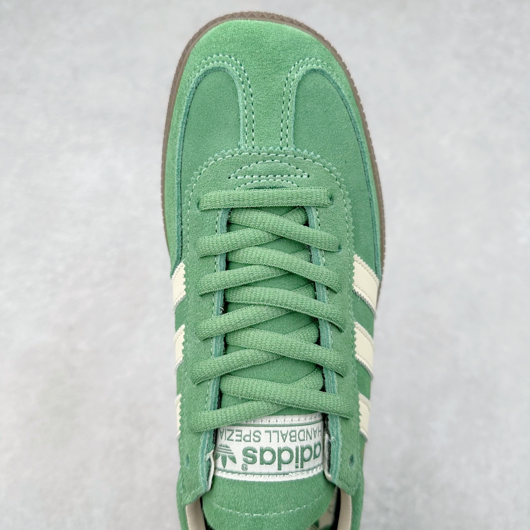 图片[4]-＃X版 AD Originals Handball SPZL 手球运动员系列百搭休闲运动板鞋 IG6192 这款来自阿迪达斯的这款HANDBALL SPZL前身是一双手球运动鞋，这一次拿来复刻，所以鞋面的主要色彩选用了黑色， 鞋面外侧除了Spezial字母之外还有三叶草标志。Handball SPZL作为复古手球训练鞋与作为室内足球鞋的Samba有着异曲同工之处，但是质感更为出众的鞋身以及丰富的配色选择比起Samba来讲可以说是更胜一筹了！尺码：36 36⅔ 37⅓ 38 38⅔ 39⅓ 40 40⅔ 41⅓ 42 42⅔ 43⅓ 44 45-选品中心