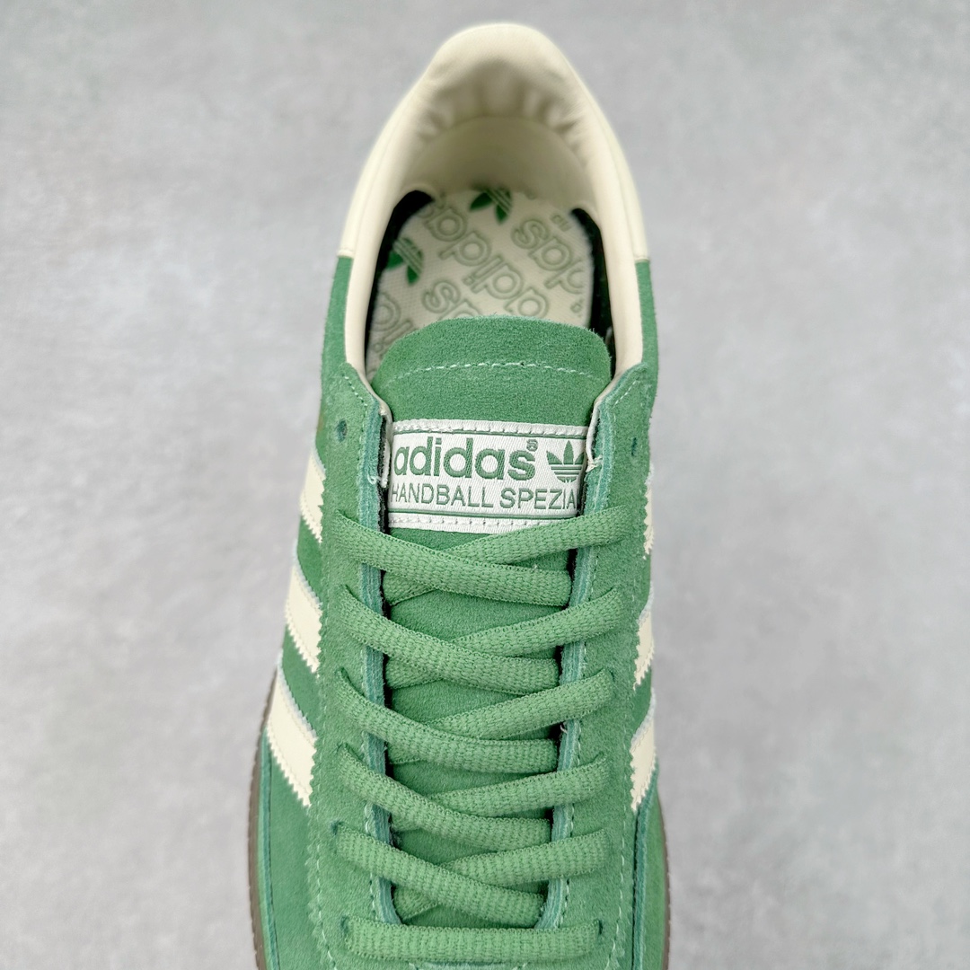 图片[5]-＃X版 AD Originals Handball SPZL 手球运动员系列百搭休闲运动板鞋 IG6192 这款来自阿迪达斯的这款HANDBALL SPZL前身是一双手球运动鞋，这一次拿来复刻，所以鞋面的主要色彩选用了黑色， 鞋面外侧除了Spezial字母之外还有三叶草标志。Handball SPZL作为复古手球训练鞋与作为室内足球鞋的Samba有着异曲同工之处，但是质感更为出众的鞋身以及丰富的配色选择比起Samba来讲可以说是更胜一筹了！尺码：36 36⅔ 37⅓ 38 38⅔ 39⅓ 40 40⅔ 41⅓ 42 42⅔ 43⅓ 44 45-选品中心