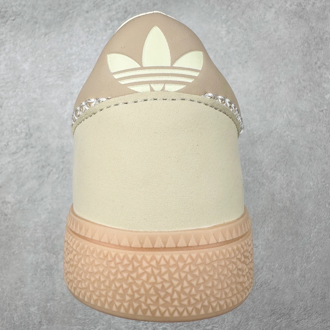 图片[8]-＃X版 AD Originals Handball SPZL 手球运动员系列百搭休闲运动板鞋 IE3699 这款来自阿迪达斯的这款HANDBALL SPZL前身是一双手球运动鞋，这一次拿来复刻，所以鞋面的主要色彩选用了黑色， 鞋面外侧除了Spezial字母之外还有三叶草标志。Handball SPZL作为复古手球训练鞋与作为室内足球鞋的Samba有着异曲同工之处，但是质感更为出众的鞋身以及丰富的配色选择比起Samba来讲可以说是更胜一筹了！尺码：36 36⅔ 37⅓ 38 38⅔ 39⅓ 40 40⅔ 41⅓ 42 42⅔ 43⅓ 44 45-选品中心