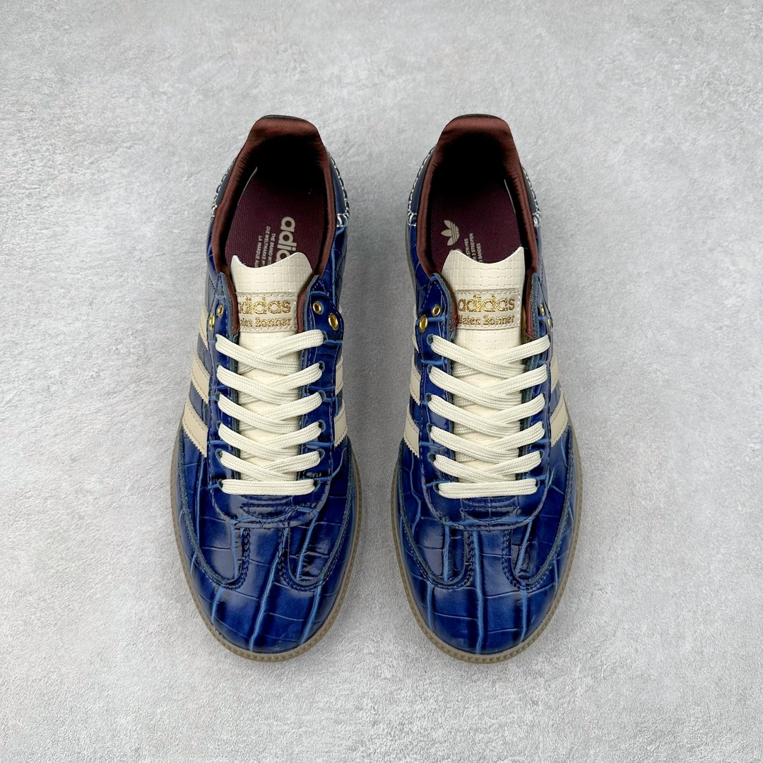 图片[2]-AD Original Samba OG 复古经典轻便板鞋 JH9825 这款桑巴鞋展示了高质量的工艺 带有装饰的超锁缝制和无缝的手感 柔软、柔软的皮革造型和标志性的3条纹完成了精致的外观 正规合身鞋带 鞋面上有绒面鞋垫 橡胶鞋底 享受正畸套筒软感 自50年代首次亮相以来就一直在赢得粉丝的青睐 尺码：36 36.5 37.5 38 38.5 39 40 40.5 41 42 42.5 43 44 44.5 45-选品中心