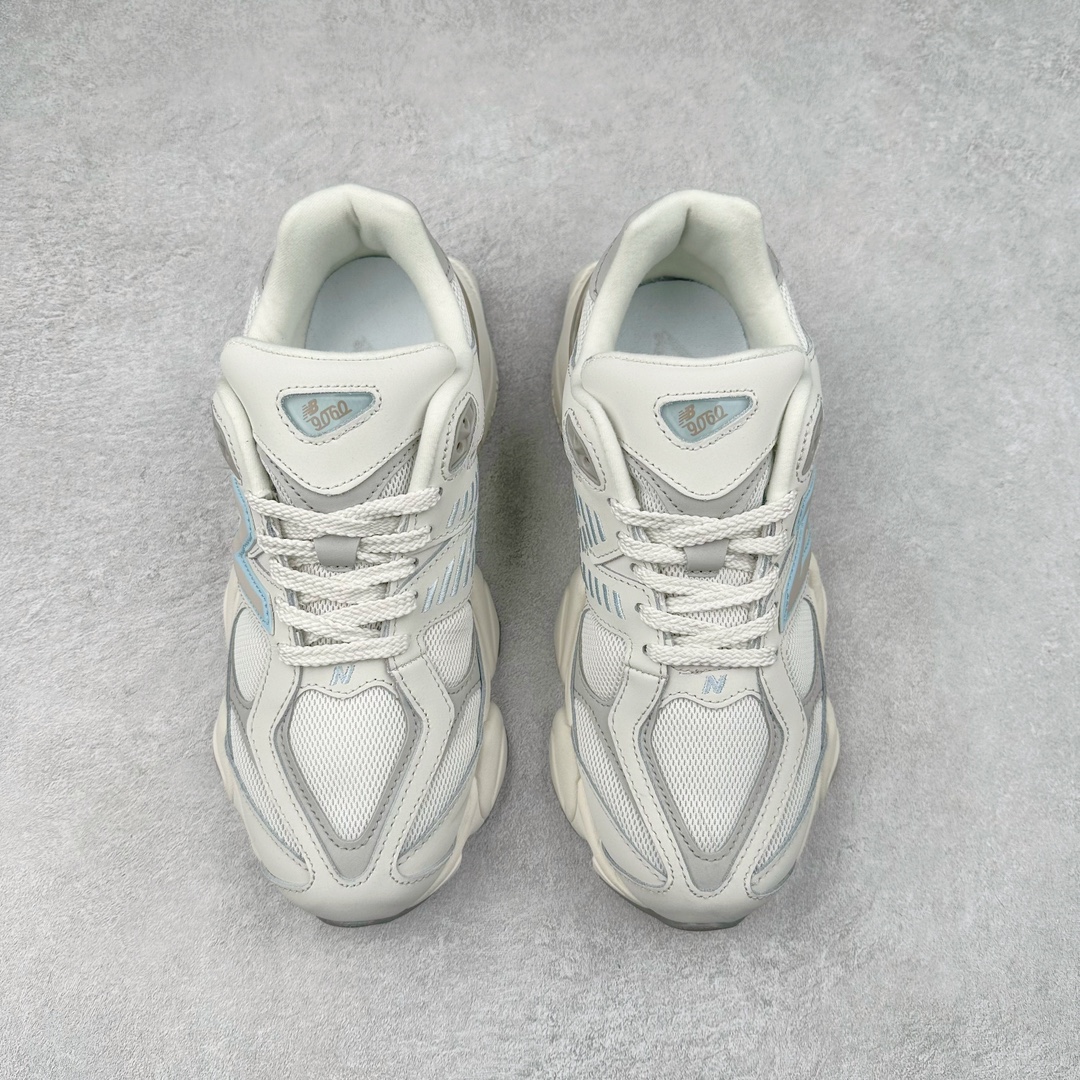 图片[2]-New Balance NB9060 复古运动鞋 新百伦又带来了新鞋型 并且是与芝加哥街头品牌 Joe Freshgoods 的联名款 鞋身主体采用了类似 990 系列的设计风格 与传统复古慢跑鞋区别不大 最大的变化就是鞋底部分 在传统设计的中底外层 增加了多个分区的模块 圆润的线条设计与我们熟悉的 New Balance 风格截然不同 但与同样充满弧形线条的鞋面搭配 看起来毫无违和感 尺码：36-45-选品中心