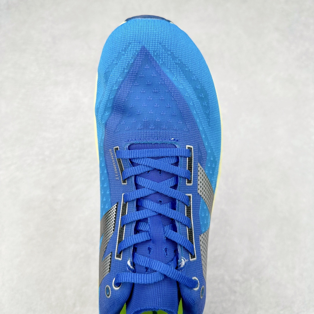 图片[4]-NEW BALANCE Rebel FuelCell Rebel V4 SuperComp Elite 精英版内置碳板 舒适时尚织物减震耐磨低帮马拉松轻量化跑步鞋 NB新百伦于 2019 年夏天首次发布了 Rebel 在制鞋业仍在向强调能量回报的弹力泡沫转变的时候 Rebel 确实是一个叛逆者 快进到 2024 年 Rebel v4 承诺通过重新配制的中底化合物和更高的堆叠高度提供更轻、更有弹性的跑步体验 就像New Balance SC Elite v4一样 Rebel v4 提供了完全重新设计的中底化合物 最新的混合物将 New Balance 专有的 FuelCell 泡沫（TPU 和 EVA 的混合物）与 PEBA 泡沫相结合 带来更弹跳的跑步体验 PEBA是一种超轻 高性能的泡沫 通常出现在镀碳超级鞋中 New Balance Rebel v4、ASICS Novablast 4和Brooks Hyperion Max都是精力充沛的无电镀运动鞋 在速度锻炼和快节奏中大放异彩 这三款鞋都依靠它们的中底泡沫和轻微的摇杆形状来创造一种向前滚动的感觉 而且虽然这些鞋子在堆叠高度和重量方面各不相同 但它们提供了相似的软硬比例 有足够的流行力来加快步伐 尺码：36 37 37.5 38 38.5 39.5 40 40.5 41.5 42 42.5 43 44 45-选品中心