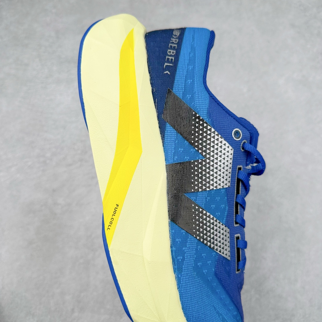 图片[6]-NEW BALANCE Rebel FuelCell Rebel V4 SuperComp Elite 精英版内置碳板 舒适时尚织物减震耐磨低帮马拉松轻量化跑步鞋 NB新百伦于 2019 年夏天首次发布了 Rebel 在制鞋业仍在向强调能量回报的弹力泡沫转变的时候 Rebel 确实是一个叛逆者 快进到 2024 年 Rebel v4 承诺通过重新配制的中底化合物和更高的堆叠高度提供更轻、更有弹性的跑步体验 就像New Balance SC Elite v4一样 Rebel v4 提供了完全重新设计的中底化合物 最新的混合物将 New Balance 专有的 FuelCell 泡沫（TPU 和 EVA 的混合物）与 PEBA 泡沫相结合 带来更弹跳的跑步体验 PEBA是一种超轻 高性能的泡沫 通常出现在镀碳超级鞋中 New Balance Rebel v4、ASICS Novablast 4和Brooks Hyperion Max都是精力充沛的无电镀运动鞋 在速度锻炼和快节奏中大放异彩 这三款鞋都依靠它们的中底泡沫和轻微的摇杆形状来创造一种向前滚动的感觉 而且虽然这些鞋子在堆叠高度和重量方面各不相同 但它们提供了相似的软硬比例 有足够的流行力来加快步伐 尺码：36 37 37.5 38 38.5 39.5 40 40.5 41.5 42 42.5 43 44 45-选品中心