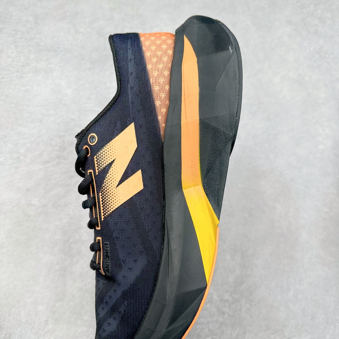 图片[7]-NEW BALANCE Rebel FuelCell Rebel V4 SuperComp Elite 精英版内置碳板 舒适时尚织物减震耐磨低帮马拉松轻量化跑步鞋 NB新百伦于 2019 年夏天首次发布了 Rebel 在制鞋业仍在向强调能量回报的弹力泡沫转变的时候 Rebel 确实是一个叛逆者 快进到 2024 年 Rebel v4 承诺通过重新配制的中底化合物和更高的堆叠高度提供更轻、更有弹性的跑步体验 就像New Balance SC Elite v4一样 Rebel v4 提供了完全重新设计的中底化合物 最新的混合物将 New Balance 专有的 FuelCell 泡沫（TPU 和 EVA 的混合物）与 PEBA 泡沫相结合 带来更弹跳的跑步体验 PEBA是一种超轻 高性能的泡沫 通常出现在镀碳超级鞋中 New Balance Rebel v4、ASICS Novablast 4和Brooks Hyperion Max都是精力充沛的无电镀运动鞋 在速度锻炼和快节奏中大放异彩 这三款鞋都依靠它们的中底泡沫和轻微的摇杆形状来创造一种向前滚动的感觉 而且虽然这些鞋子在堆叠高度和重量方面各不相同 但它们提供了相似的软硬比例 有足够的流行力来加快步伐 尺码：36 37 37.5 38 38.5 39.5 40 40.5 41.5 42 42.5 43 44 45-选品中心