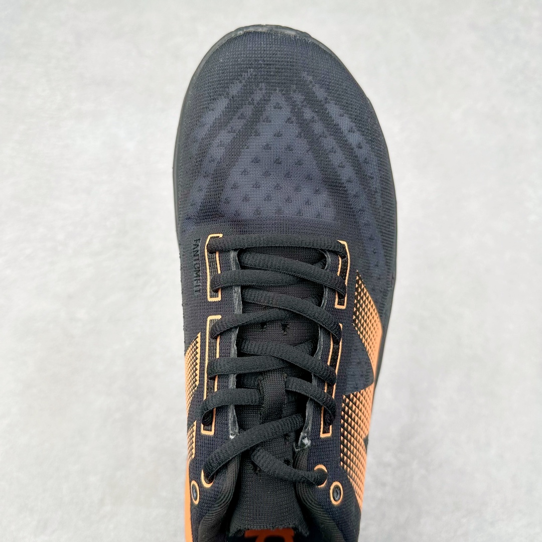 图片[4]-NEW BALANCE Rebel FuelCell Rebel V4 SuperComp Elite 精英版内置碳板 舒适时尚织物减震耐磨低帮马拉松轻量化跑步鞋 NB新百伦于 2019 年夏天首次发布了 Rebel 在制鞋业仍在向强调能量回报的弹力泡沫转变的时候 Rebel 确实是一个叛逆者 快进到 2024 年 Rebel v4 承诺通过重新配制的中底化合物和更高的堆叠高度提供更轻、更有弹性的跑步体验 就像New Balance SC Elite v4一样 Rebel v4 提供了完全重新设计的中底化合物 最新的混合物将 New Balance 专有的 FuelCell 泡沫（TPU 和 EVA 的混合物）与 PEBA 泡沫相结合 带来更弹跳的跑步体验 PEBA是一种超轻 高性能的泡沫 通常出现在镀碳超级鞋中 New Balance Rebel v4、ASICS Novablast 4和Brooks Hyperion Max都是精力充沛的无电镀运动鞋 在速度锻炼和快节奏中大放异彩 这三款鞋都依靠它们的中底泡沫和轻微的摇杆形状来创造一种向前滚动的感觉 而且虽然这些鞋子在堆叠高度和重量方面各不相同 但它们提供了相似的软硬比例 有足够的流行力来加快步伐 尺码：36 37 37.5 38 38.5 39.5 40 40.5 41.5 42 42.5 43 44 45-选品中心