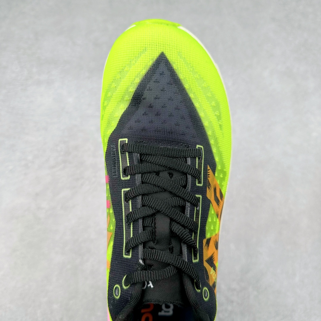 图片[4]-NEW BALANCE Rebel FuelCell Rebel V4 SuperComp Elite 精英版内置碳板 舒适时尚织物减震耐磨低帮马拉松轻量化跑步鞋 NB新百伦于 2019 年夏天首次发布了 Rebel 在制鞋业仍在向强调能量回报的弹力泡沫转变的时候 Rebel 确实是一个叛逆者 快进到 2024 年 Rebel v4 承诺通过重新配制的中底化合物和更高的堆叠高度提供更轻、更有弹性的跑步体验 就像New Balance SC Elite v4一样 Rebel v4 提供了完全重新设计的中底化合物 最新的混合物将 New Balance 专有的 FuelCell 泡沫（TPU 和 EVA 的混合物）与 PEBA 泡沫相结合 带来更弹跳的跑步体验 PEBA是一种超轻 高性能的泡沫 通常出现在镀碳超级鞋中 New Balance Rebel v4、ASICS Novablast 4和Brooks Hyperion Max都是精力充沛的无电镀运动鞋 在速度锻炼和快节奏中大放异彩 这三款鞋都依靠它们的中底泡沫和轻微的摇杆形状来创造一种向前滚动的感觉 而且虽然这些鞋子在堆叠高度和重量方面各不相同 但它们提供了相似的软硬比例 有足够的流行力来加快步伐 尺码：36 37 37.5 38 38.5 39.5 40 40.5 41.5 42 42.5 43 44 45-选品中心