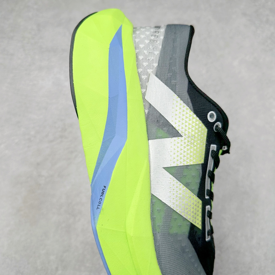 图片[6]-NEW BALANCE Rebel FuelCell Rebel V4 SuperComp Elite 精英版内置碳板 舒适时尚织物减震耐磨低帮马拉松轻量化跑步鞋 NB新百伦于 2019 年夏天首次发布了 Rebel 在制鞋业仍在向强调能量回报的弹力泡沫转变的时候 Rebel 确实是一个叛逆者 快进到 2024 年 Rebel v4 承诺通过重新配制的中底化合物和更高的堆叠高度提供更轻、更有弹性的跑步体验 就像New Balance SC Elite v4一样 Rebel v4 提供了完全重新设计的中底化合物 最新的混合物将 New Balance 专有的 FuelCell 泡沫（TPU 和 EVA 的混合物）与 PEBA 泡沫相结合 带来更弹跳的跑步体验 PEBA是一种超轻 高性能的泡沫 通常出现在镀碳超级鞋中 New Balance Rebel v4、ASICS Novablast 4和Brooks Hyperion Max都是精力充沛的无电镀运动鞋 在速度锻炼和快节奏中大放异彩 这三款鞋都依靠它们的中底泡沫和轻微的摇杆形状来创造一种向前滚动的感觉 而且虽然这些鞋子在堆叠高度和重量方面各不相同 但它们提供了相似的软硬比例 有足够的流行力来加快步伐 尺码：36 37 37.5 38 38.5 39.5 40 40.5 41.5 42 42.5 43 44 45-选品中心