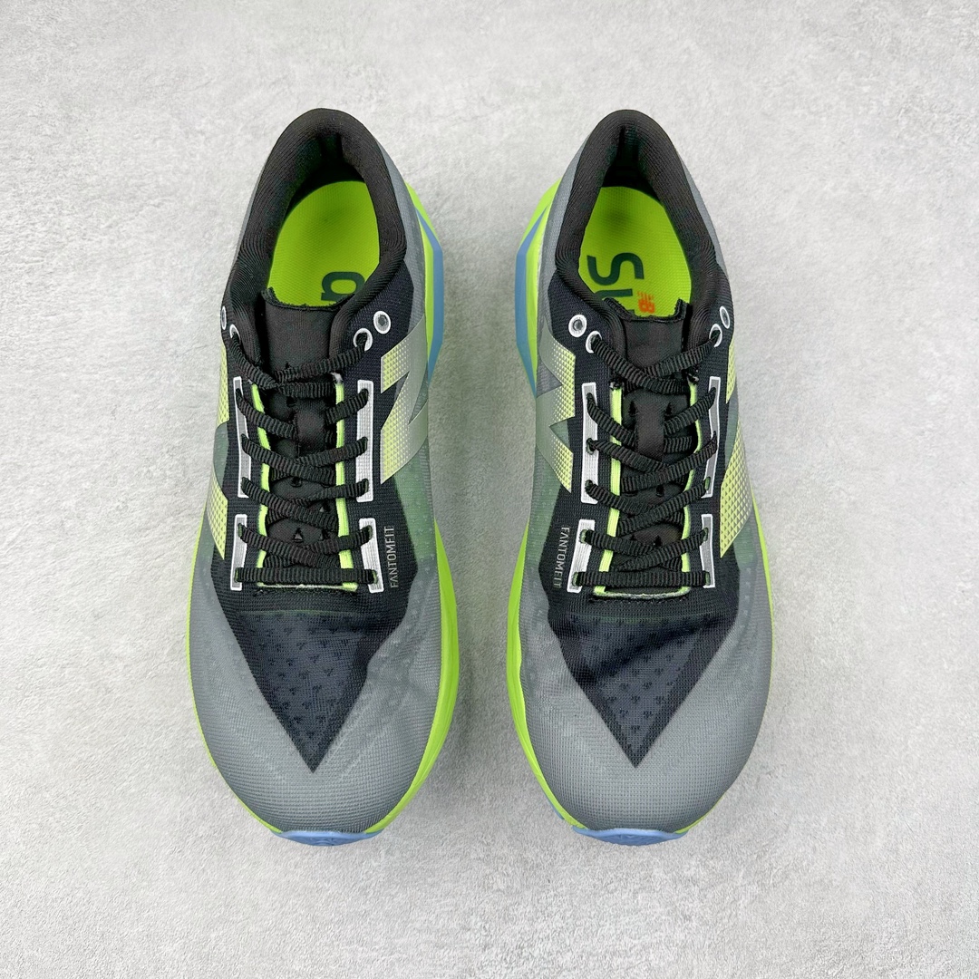 图片[2]-NEW BALANCE Rebel FuelCell Rebel V4 SuperComp Elite 精英版内置碳板 舒适时尚织物减震耐磨低帮马拉松轻量化跑步鞋 NB新百伦于 2019 年夏天首次发布了 Rebel 在制鞋业仍在向强调能量回报的弹力泡沫转变的时候 Rebel 确实是一个叛逆者 快进到 2024 年 Rebel v4 承诺通过重新配制的中底化合物和更高的堆叠高度提供更轻、更有弹性的跑步体验 就像New Balance SC Elite v4一样 Rebel v4 提供了完全重新设计的中底化合物 最新的混合物将 New Balance 专有的 FuelCell 泡沫（TPU 和 EVA 的混合物）与 PEBA 泡沫相结合 带来更弹跳的跑步体验 PEBA是一种超轻 高性能的泡沫 通常出现在镀碳超级鞋中 New Balance Rebel v4、ASICS Novablast 4和Brooks Hyperion Max都是精力充沛的无电镀运动鞋 在速度锻炼和快节奏中大放异彩 这三款鞋都依靠它们的中底泡沫和轻微的摇杆形状来创造一种向前滚动的感觉 而且虽然这些鞋子在堆叠高度和重量方面各不相同 但它们提供了相似的软硬比例 有足够的流行力来加快步伐 尺码：36 37 37.5 38 38.5 39.5 40 40.5 41.5 42 42.5 43 44 45-选品中心