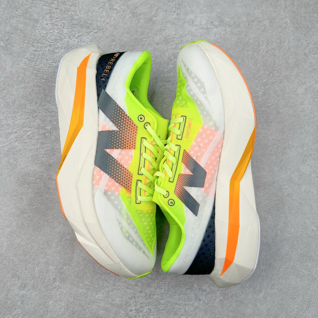 图片[3]-NEW BALANCE Rebel FuelCell Rebel V4 SuperComp Elite 精英版内置碳板 舒适时尚织物减震耐磨低帮马拉松轻量化跑步鞋 NB新百伦于 2019 年夏天首次发布了 Rebel 在制鞋业仍在向强调能量回报的弹力泡沫转变的时候 Rebel 确实是一个叛逆者 快进到 2024 年 Rebel v4 承诺通过重新配制的中底化合物和更高的堆叠高度提供更轻、更有弹性的跑步体验 就像New Balance SC Elite v4一样 Rebel v4 提供了完全重新设计的中底化合物 最新的混合物将 New Balance 专有的 FuelCell 泡沫（TPU 和 EVA 的混合物）与 PEBA 泡沫相结合 带来更弹跳的跑步体验 PEBA是一种超轻 高性能的泡沫 通常出现在镀碳超级鞋中 New Balance Rebel v4、ASICS Novablast 4和Brooks Hyperion Max都是精力充沛的无电镀运动鞋 在速度锻炼和快节奏中大放异彩 这三款鞋都依靠它们的中底泡沫和轻微的摇杆形状来创造一种向前滚动的感觉 而且虽然这些鞋子在堆叠高度和重量方面各不相同 但它们提供了相似的软硬比例 有足够的流行力来加快步伐 尺码：36 37 37.5 38 38.5 39.5 40 40.5 41.5 42 42.5 43 44 45-选品中心
