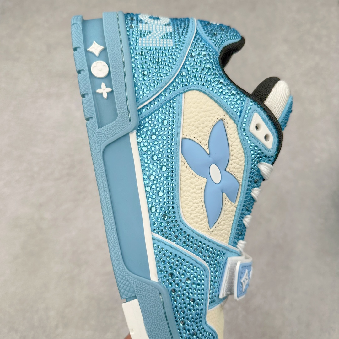 图片[6]-＃K纯原 Louis Vuitton Trainer lv时装走秀运动鞋 市场所有版本中综合最强的货品 GD实力大厂出品 全网最全配色更新最快 最成熟的做工稳定的品控 完美鞋型超高的清洁度 零毛边线头瑕疵 全套原楦原纸版原鞋开模 全网最具灵魂的版型 正确原装黄色鞋盒 正确中底印花 鞋面印花3D高频深度立体 全鞋电脑针车 紧密相连 针距密度一致 环保乳胶注塑鞋垫 厚度脚感还原原版 皮面裁剪部位 统一油边封口工艺 原装橡胶大底含胶量大底组合零偏差 专柜全套包装 防尘袋 说明书 质保卡 男女鞋 尺码：35 36 37 38 39 40 41 42 43 44 45-选品中心