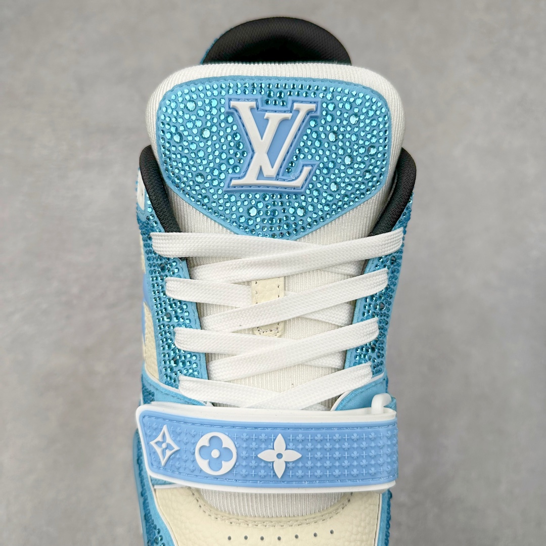 图片[5]-＃K纯原 Louis Vuitton Trainer lv时装走秀运动鞋 市场所有版本中综合最强的货品 GD实力大厂出品 全网最全配色更新最快 最成熟的做工稳定的品控 完美鞋型超高的清洁度 零毛边线头瑕疵 全套原楦原纸版原鞋开模 全网最具灵魂的版型 正确原装黄色鞋盒 正确中底印花 鞋面印花3D高频深度立体 全鞋电脑针车 紧密相连 针距密度一致 环保乳胶注塑鞋垫 厚度脚感还原原版 皮面裁剪部位 统一油边封口工艺 原装橡胶大底含胶量大底组合零偏差 专柜全套包装 防尘袋 说明书 质保卡 男女鞋 尺码：35 36 37 38 39 40 41 42 43 44 45-选品中心