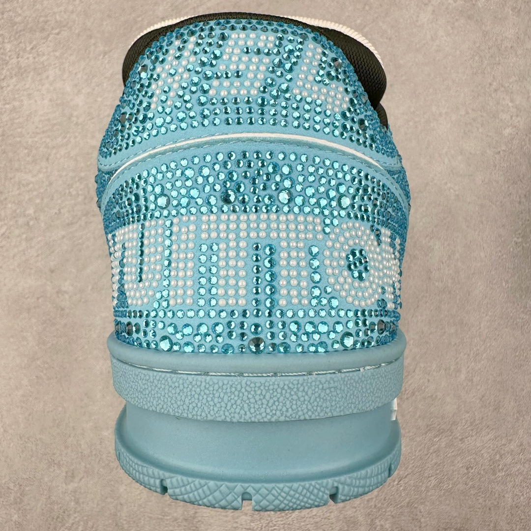 图片[8]-＃K纯原 Louis Vuitton Trainer lv时装走秀运动鞋 市场所有版本中综合最强的货品 GD实力大厂出品 全网最全配色更新最快 最成熟的做工稳定的品控 完美鞋型超高的清洁度 零毛边线头瑕疵 全套原楦原纸版原鞋开模 全网最具灵魂的版型 正确原装黄色鞋盒 正确中底印花 鞋面印花3D高频深度立体 全鞋电脑针车 紧密相连 针距密度一致 环保乳胶注塑鞋垫 厚度脚感还原原版 皮面裁剪部位 统一油边封口工艺 原装橡胶大底含胶量大底组合零偏差 专柜全套包装 防尘袋 说明书 质保卡 男女鞋 尺码：35 36 37 38 39 40 41 42 43 44 45-选品中心