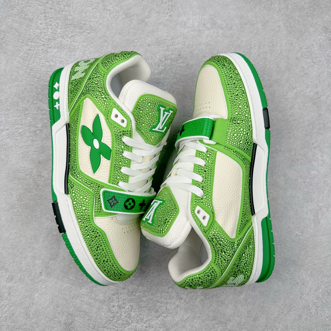 图片[3]-＃K纯原 Louis Vuitton Trainer lv时装走秀运动鞋 市场所有版本中综合最强的货品 GD实力大厂出品 全网最全配色更新最快 最成熟的做工稳定的品控 完美鞋型超高的清洁度 零毛边线头瑕疵 全套原楦原纸版原鞋开模 全网最具灵魂的版型 正确原装黄色鞋盒 正确中底印花 鞋面印花3D高频深度立体 全鞋电脑针车 紧密相连 针距密度一致 环保乳胶注塑鞋垫 厚度脚感还原原版 皮面裁剪部位 统一油边封口工艺 原装橡胶大底含胶量大底组合零偏差 专柜全套包装 防尘袋 说明书 质保卡 男女鞋 尺码：35 36 37 38 39 40 41 42 43 44 45-选品中心