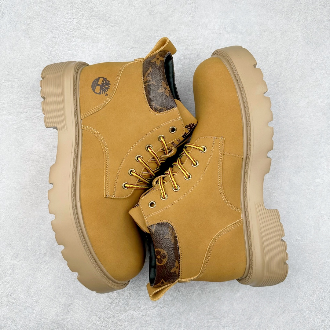 图片[3]-Lv x Timberland Lv联名添柏岚大黄靴 顶奢流量品牌与时代经典的结合之作 #代购专供品质 高弹Modern 外置防滑橡塑发泡超轻大底 系带设计 穿脱十分方便 采用TPU模压定型真皮鞋面材质#EVA轻翼科技外底具有防滑,耐磨和良好的弹性 Pharrell Williams充分发挥了作为Louis Vuitton创意总监的角色 这款鞋重新定义了 6英寸大黄靴的经典设计 致敬1996年Grandmaster Flash经典黄靴造型 原厂五金鞋带扣 工艺全新升级 中山大厂代工 原单进口皮料 独立私模大底，正确logo， 原装一致头层磨砂皮 搭配经典老花领口 全新原厂包装鞋盒 市场独家供应 尺码：38-44（皮鞋码）-选品中心